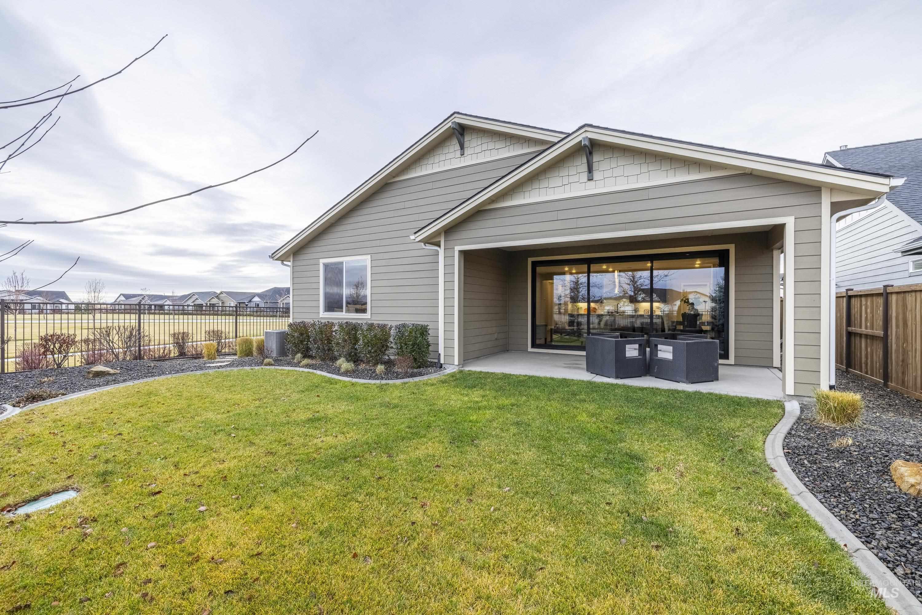 11860 W Wellness Ln, Kuna, Idaho 83634, 2 Bedrooms, 2 Bathrooms, Residential For Sale, Price $525,000, 98969493