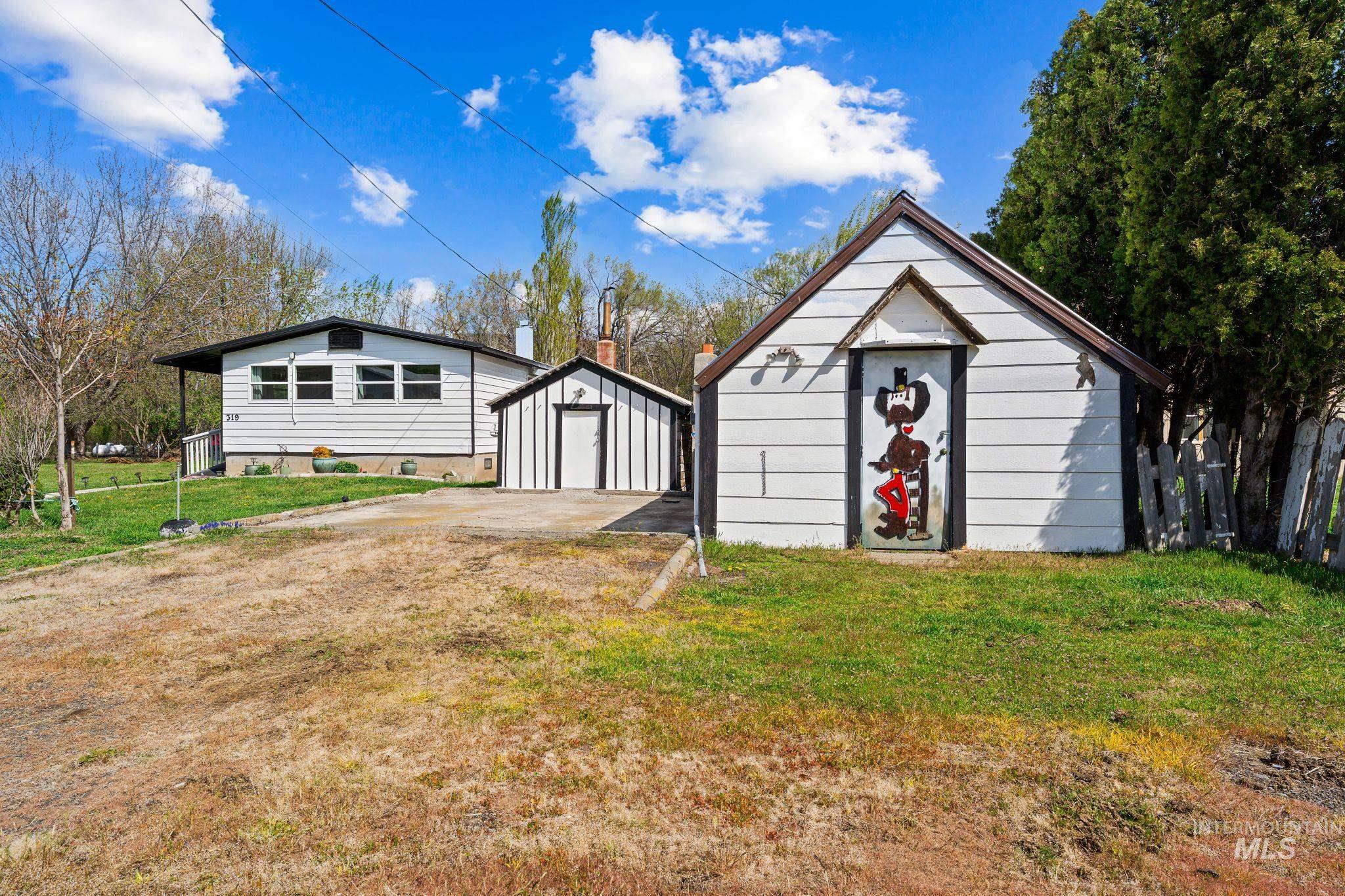 319 Pataha St, Pomeroy, Washington 99347, 3 Bedrooms, 2 Bathrooms, Residential For Sale, Price $249,000,MLS 98969494