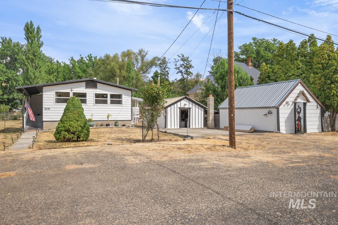 319 Pataha St, Pomeroy, Washington 99347, 3 Bedrooms, 2 Bathrooms, Residential For Sale, Price $265,000, 98969494