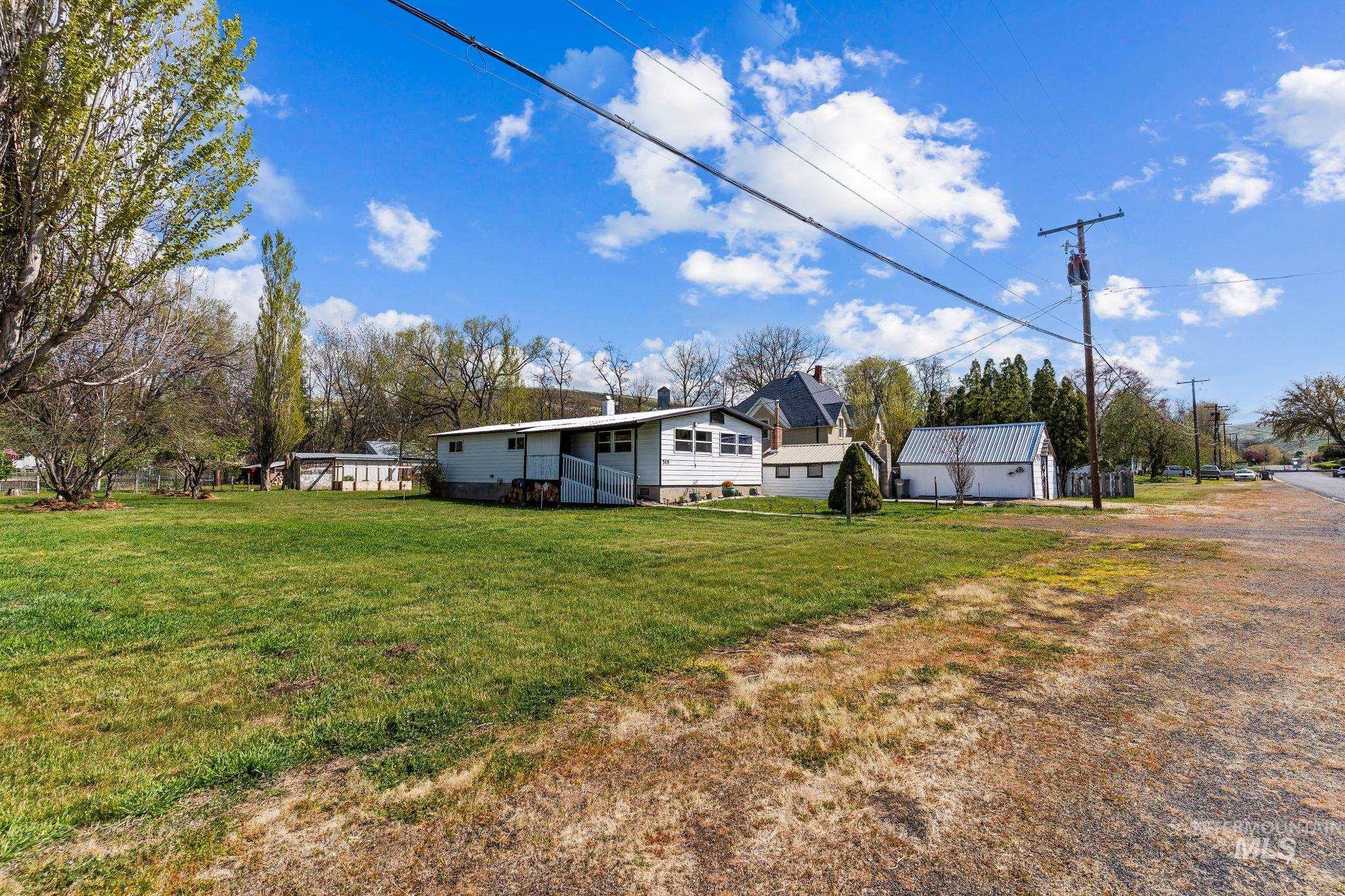 319 Pataha St, Pomeroy, Washington 99347, 3 Bedrooms, 2 Bathrooms, Residential For Sale, Price $249,000,MLS 98969494