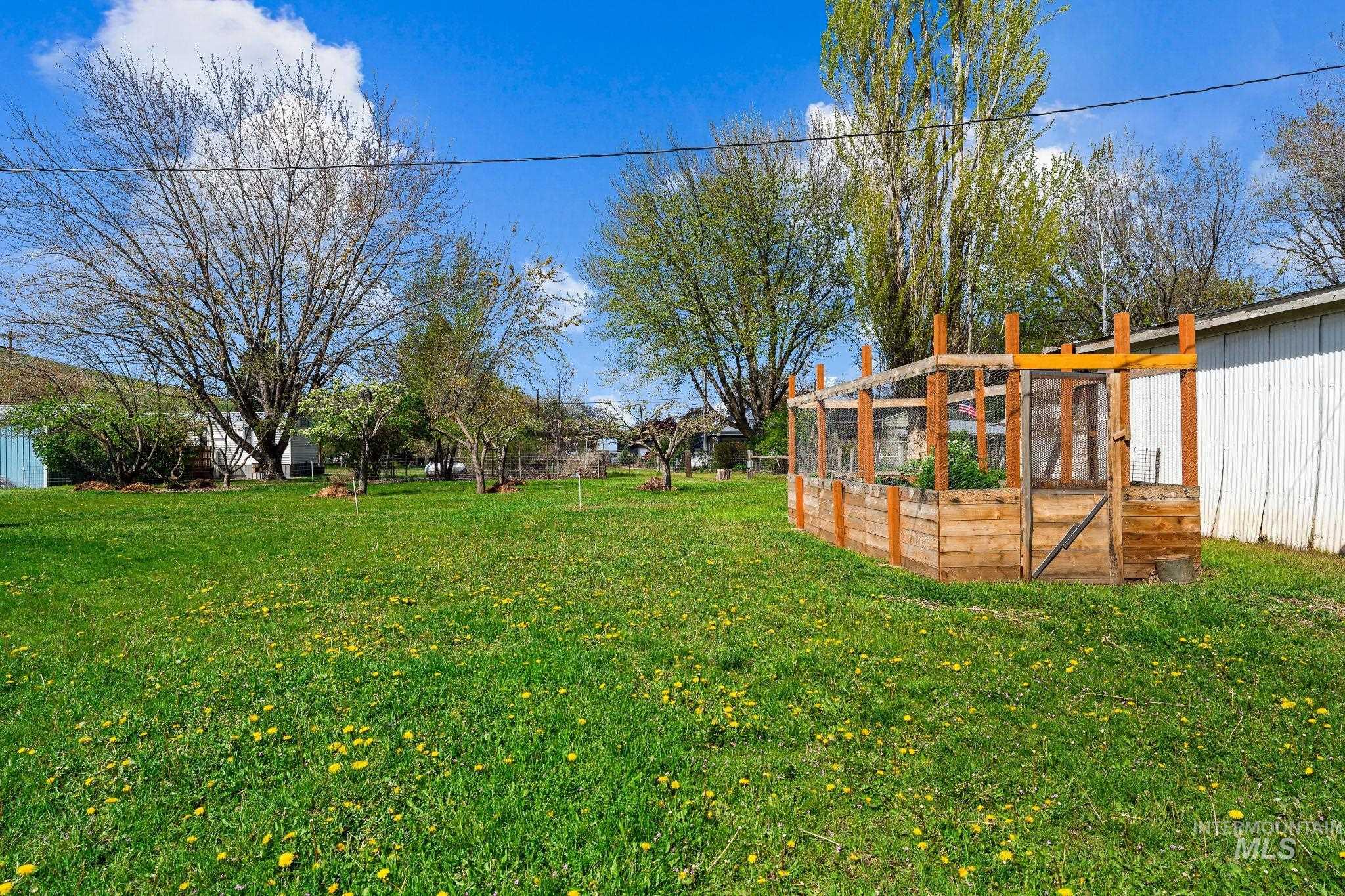 319 Pataha St, Pomeroy, Washington 99347, 3 Bedrooms, 2 Bathrooms, Residential For Sale, Price $249,000,MLS 98969494