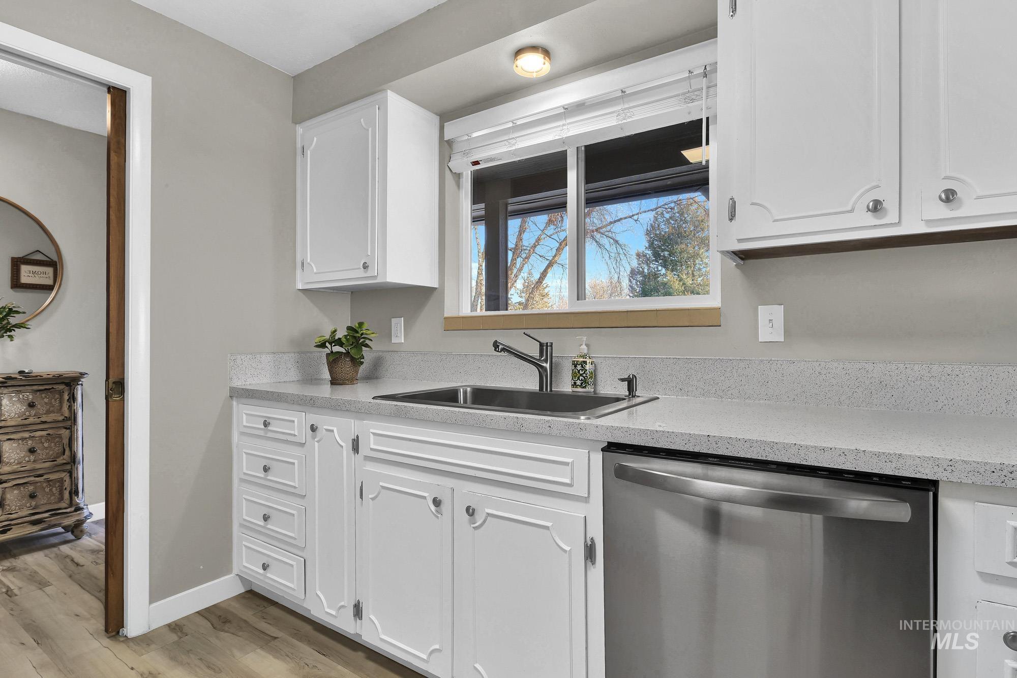 8907 W Stynbrook Dr, Boise, Idaho 83704, 3 Bedrooms, 2.5 Bathrooms, Residential For Sale, Price $479,900, 98969497