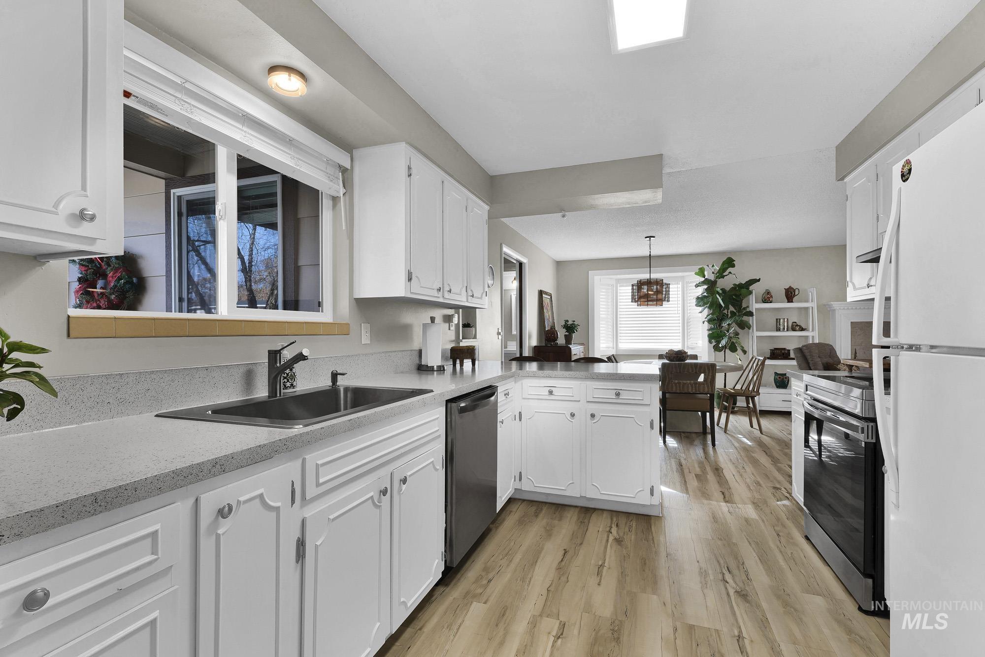 8907 W Stynbrook Dr, Boise, Idaho 83704, 3 Bedrooms, 2.5 Bathrooms, Residential For Sale, Price $479,900, 98969497