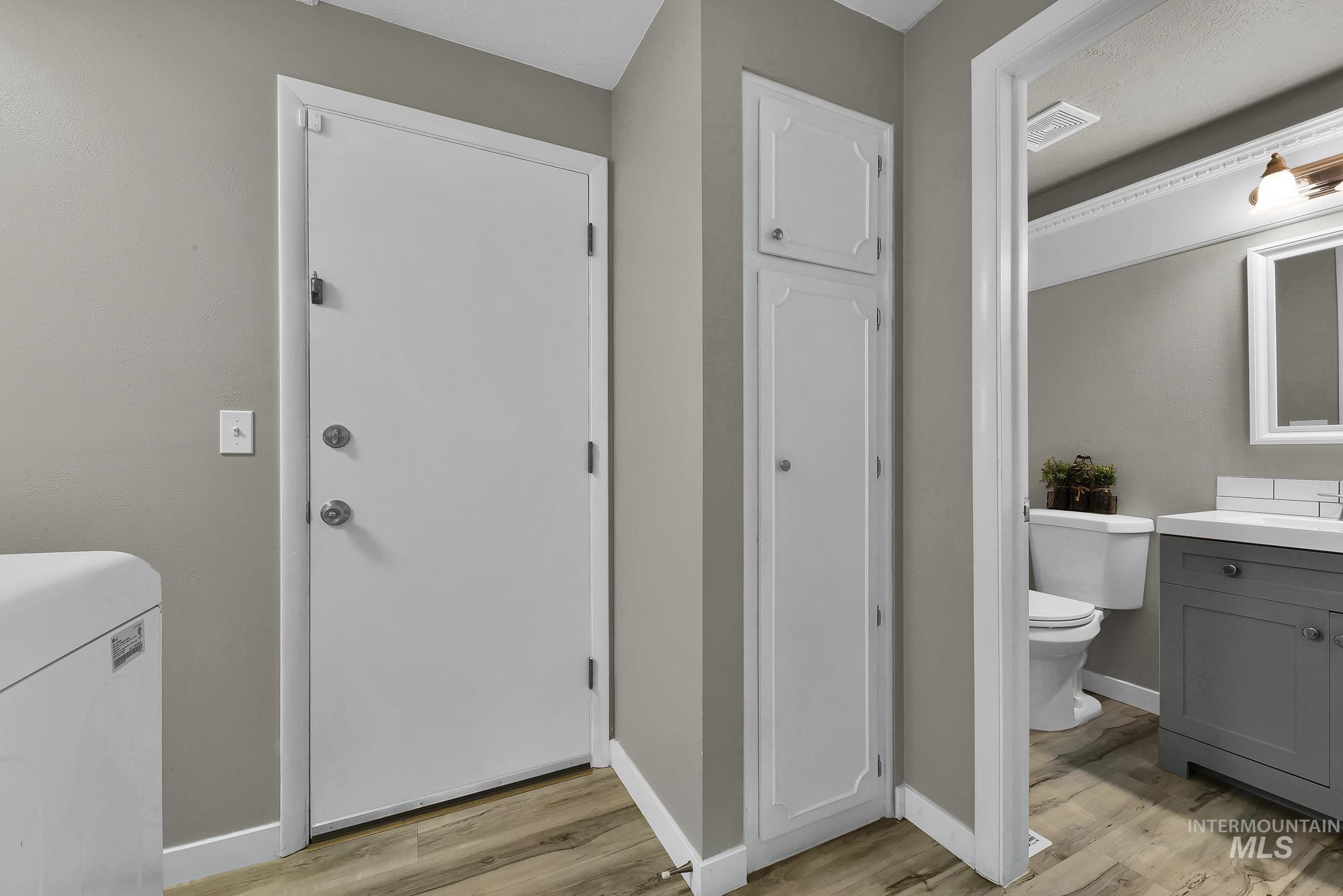 8907 W Stynbrook Dr, Boise, Idaho 83704, 3 Bedrooms, 2.5 Bathrooms, Residential For Sale, Price $479,900, 98969497