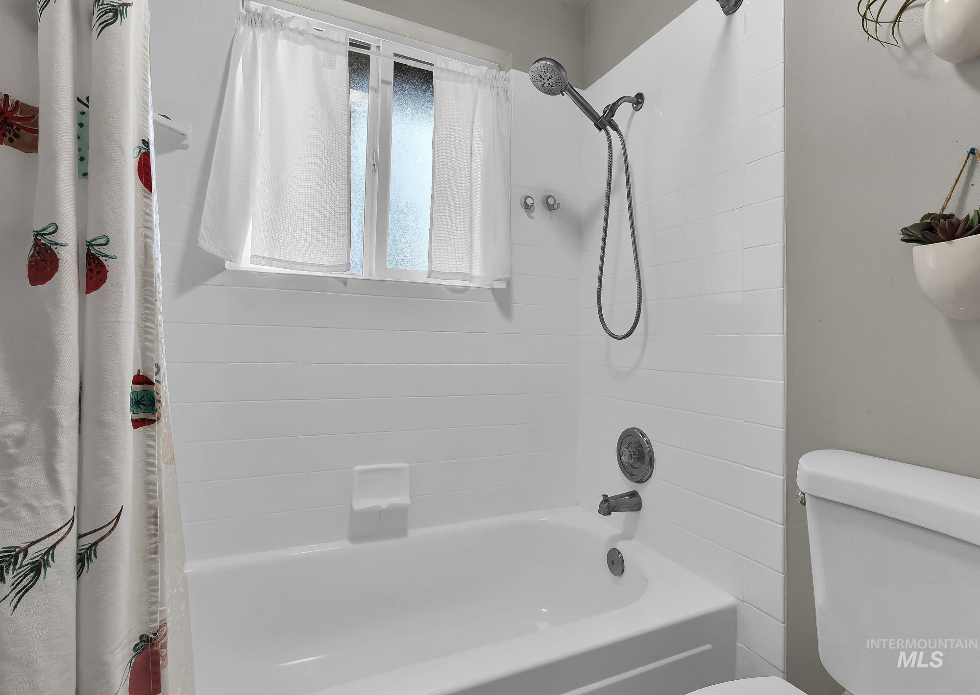 8907 W Stynbrook Dr, Boise, Idaho 83704, 3 Bedrooms, 2.5 Bathrooms, Residential For Sale, Price $479,900, 98969497