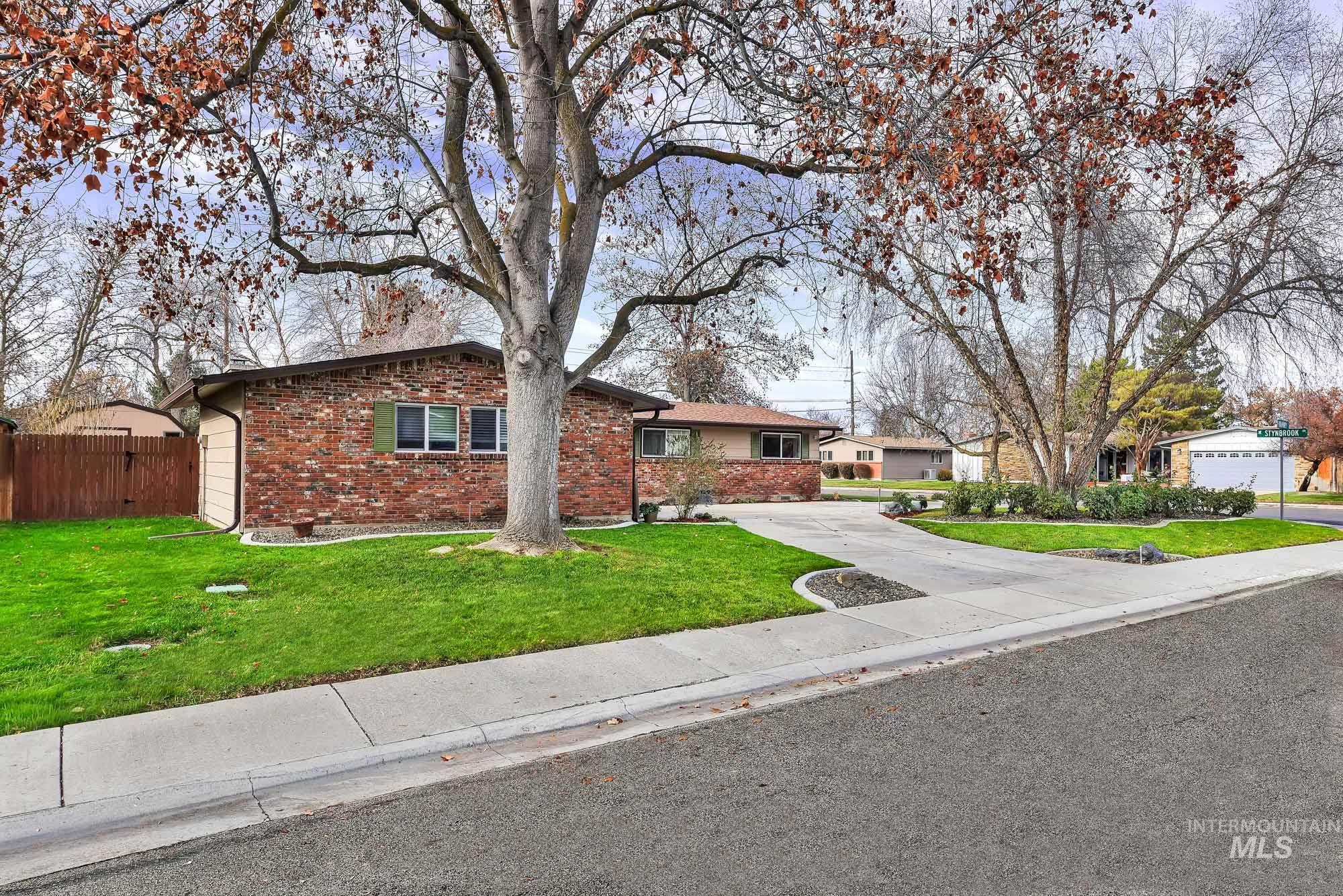 8907 W Stynbrook Dr, Boise, Idaho 83704, 3 Bedrooms, 2.5 Bathrooms, Residential For Sale, Price $479,900, 98969497