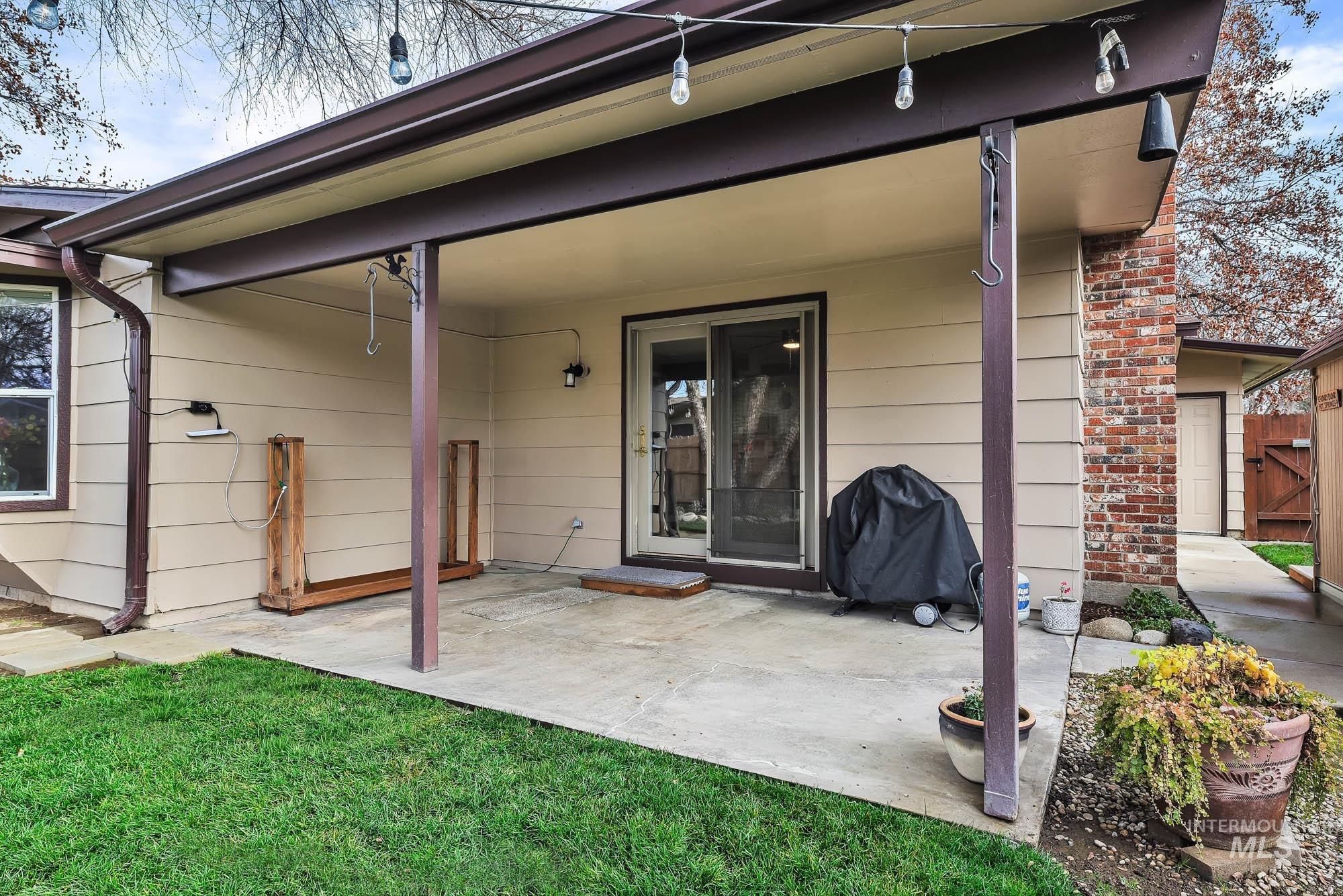 8907 W Stynbrook Dr, Boise, Idaho 83704, 3 Bedrooms, 2.5 Bathrooms, Residential For Sale, Price $479,900, 98969497