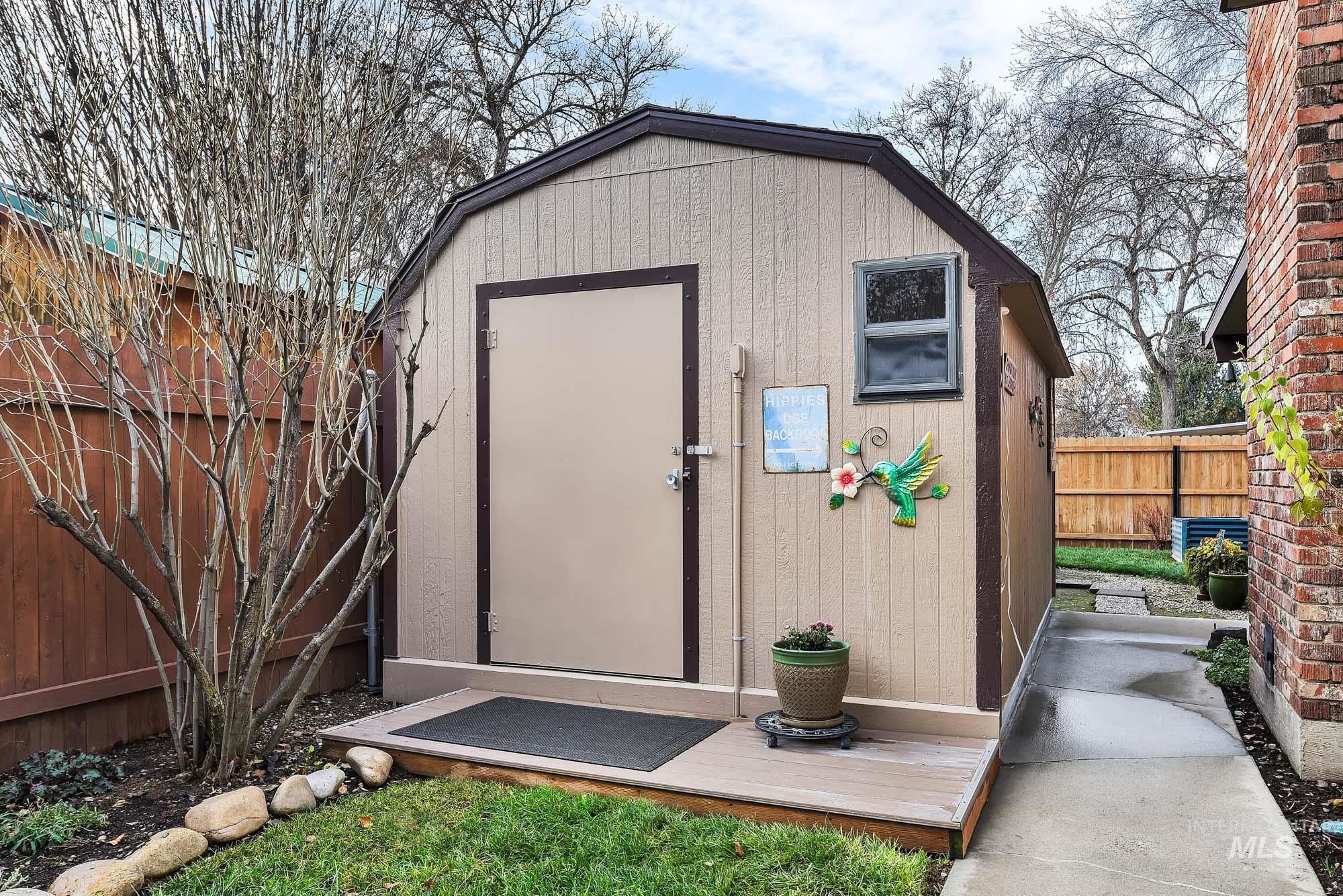 8907 W Stynbrook Dr, Boise, Idaho 83704, 3 Bedrooms, 2.5 Bathrooms, Residential For Sale, Price $479,900, 98969497