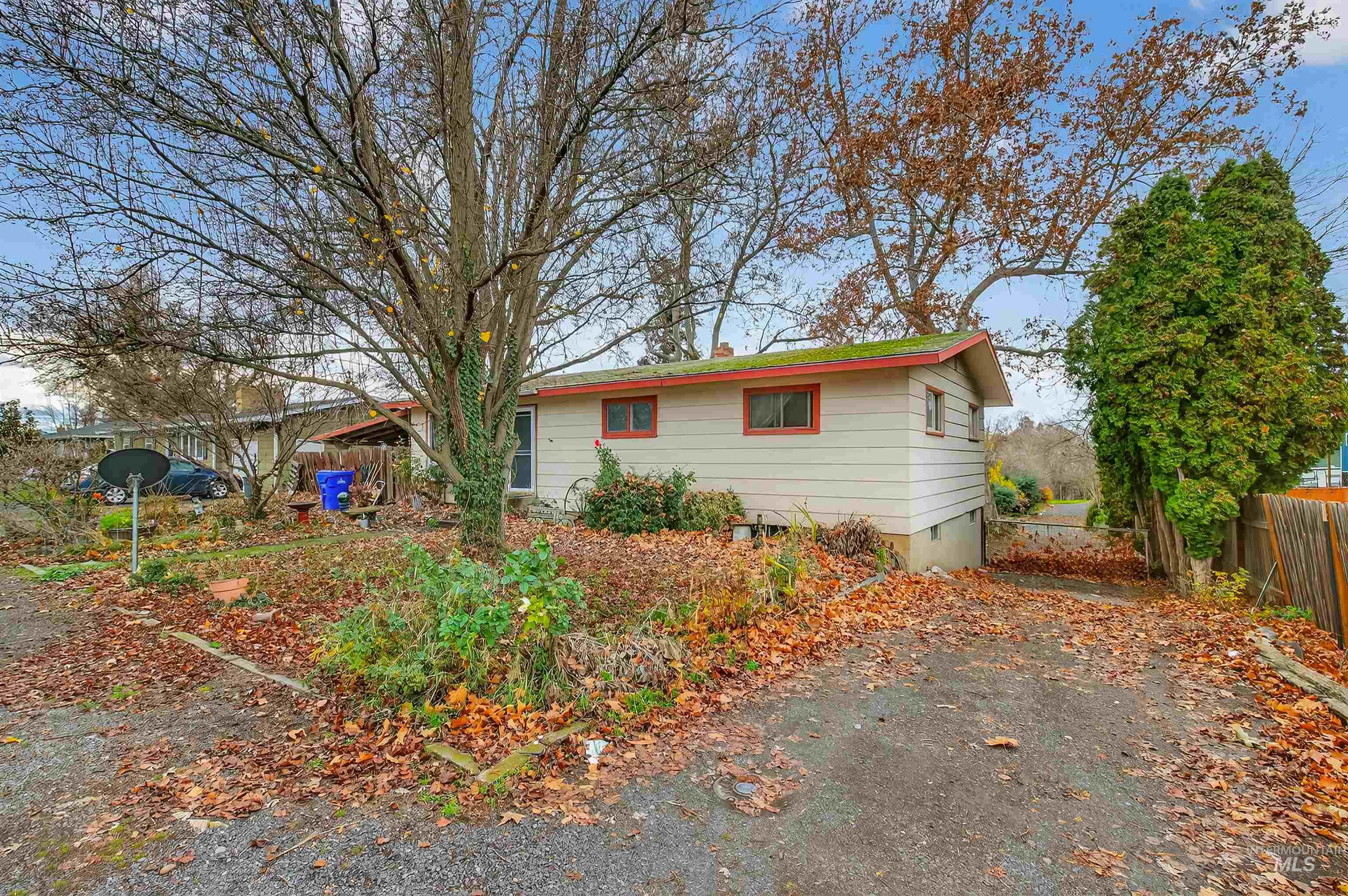 View of front of property with crawl space