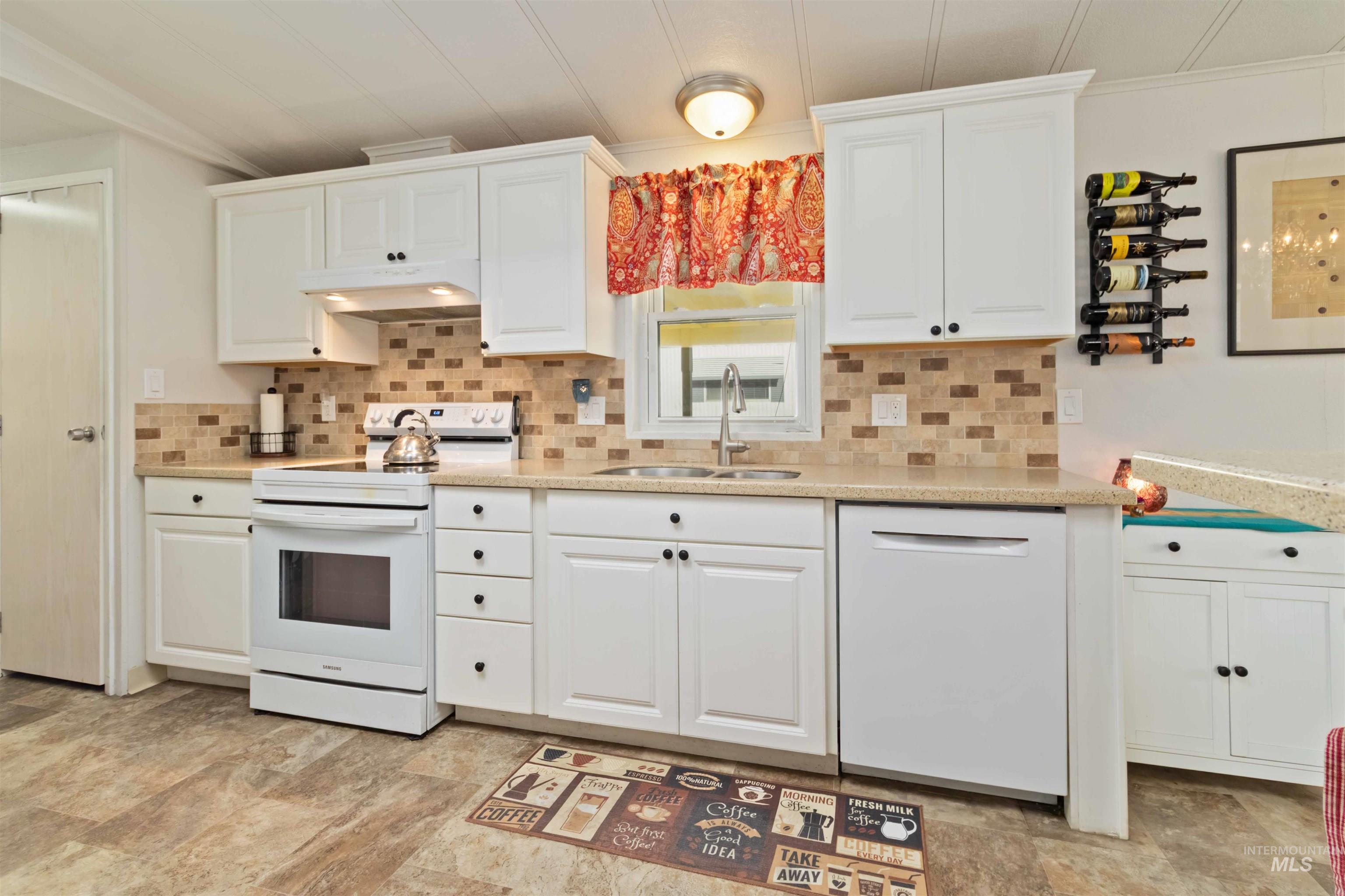 138 Rainbow Dr, Boise, Idaho 83713, 2 Bedrooms, 2 Bathrooms, Residential For Sale, Price $239,900,MLS 98969503