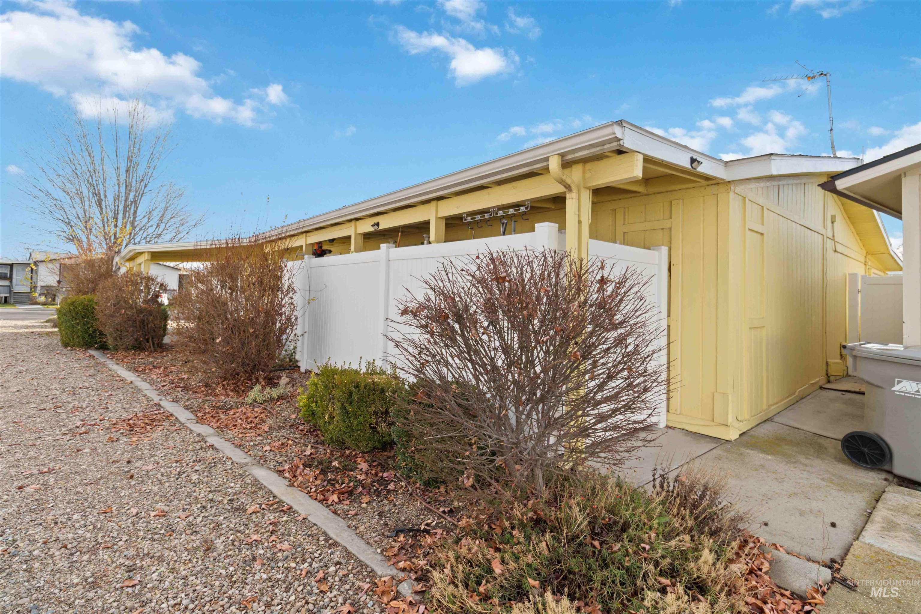 138 Rainbow Dr, Boise, Idaho 83713, 2 Bedrooms, 2 Bathrooms, Residential For Sale, Price $249,900, 98969503