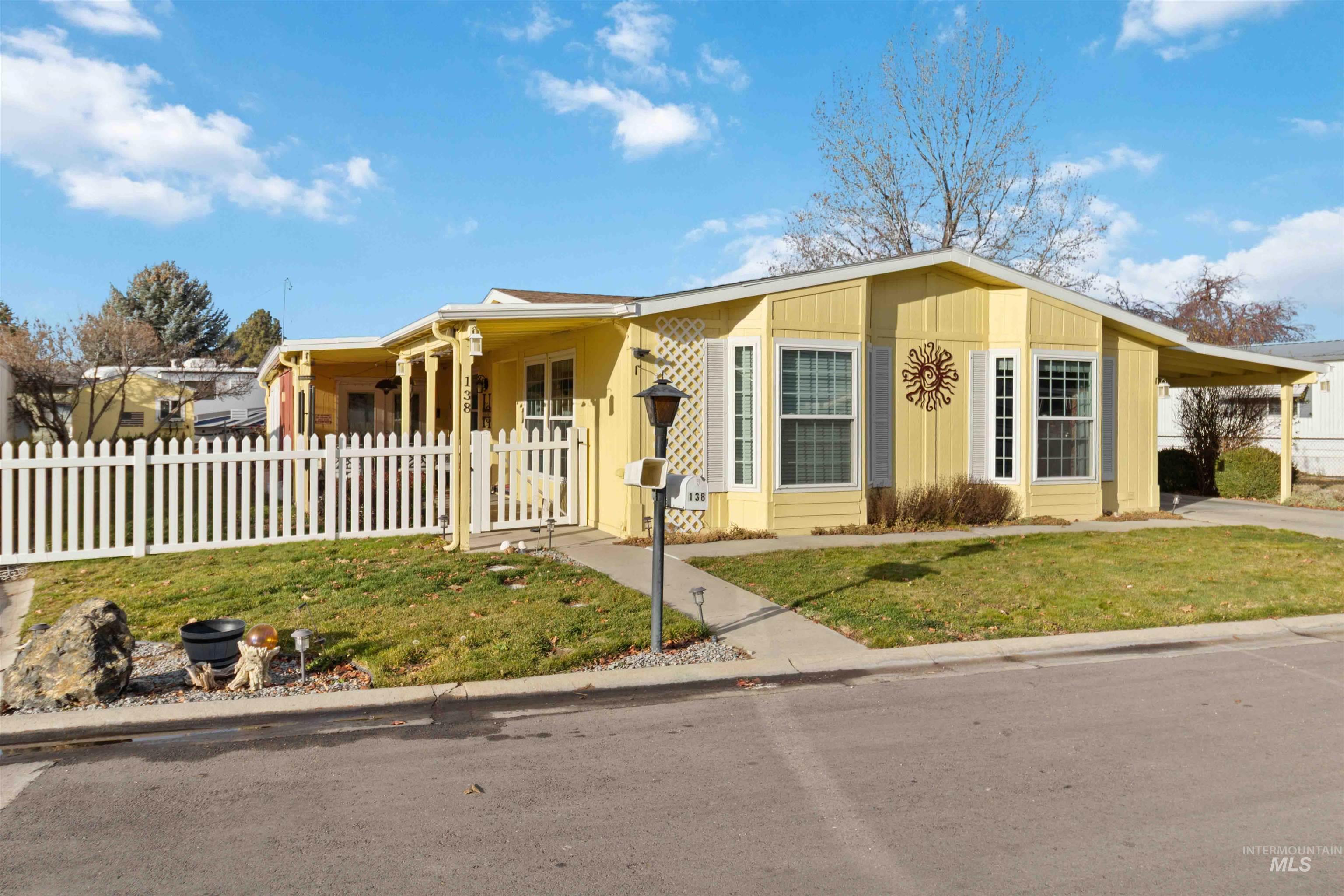 138 Rainbow Dr, Boise, Idaho 83713, 2 Bedrooms, 2 Bathrooms, Residential For Sale, Price $239,900,MLS 98969503