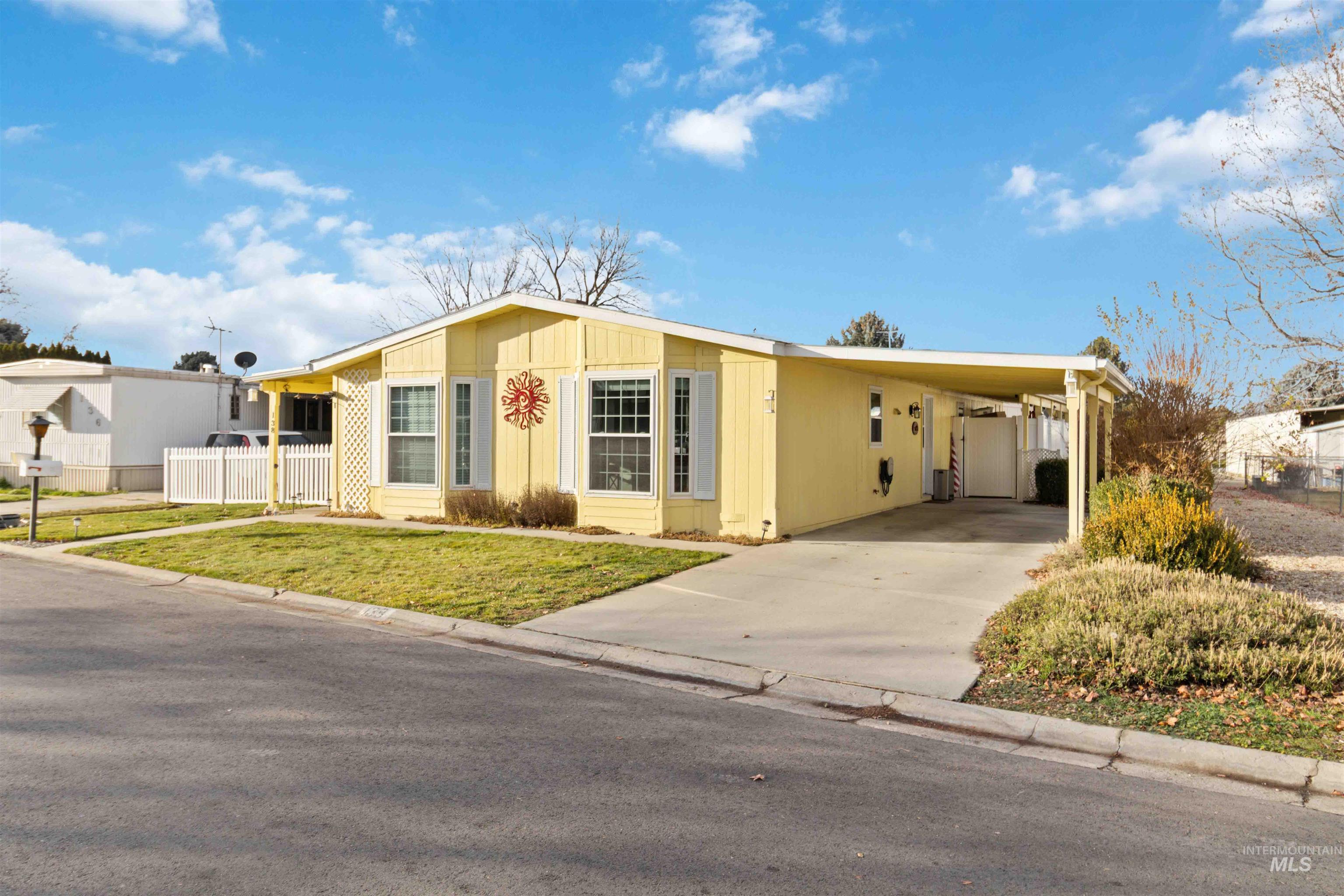 138 Rainbow Dr, Boise, Idaho 83713, 2 Bedrooms, 2 Bathrooms, Residential For Sale, Price $249,900, 98969503