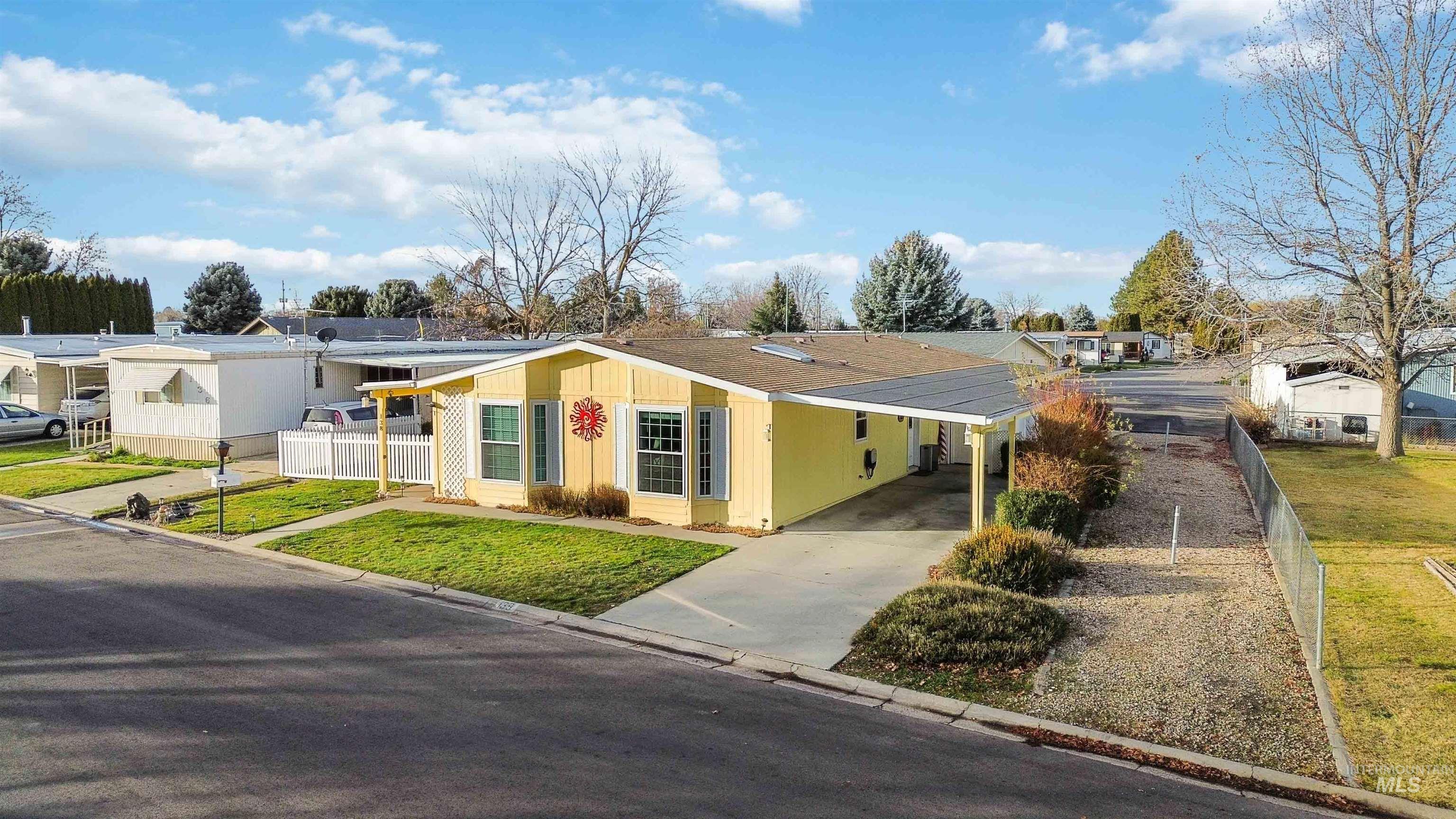 138 Rainbow Dr, Boise, Idaho 83713, 2 Bedrooms, 2 Bathrooms, Residential For Sale, Price $239,900,MLS 98969503