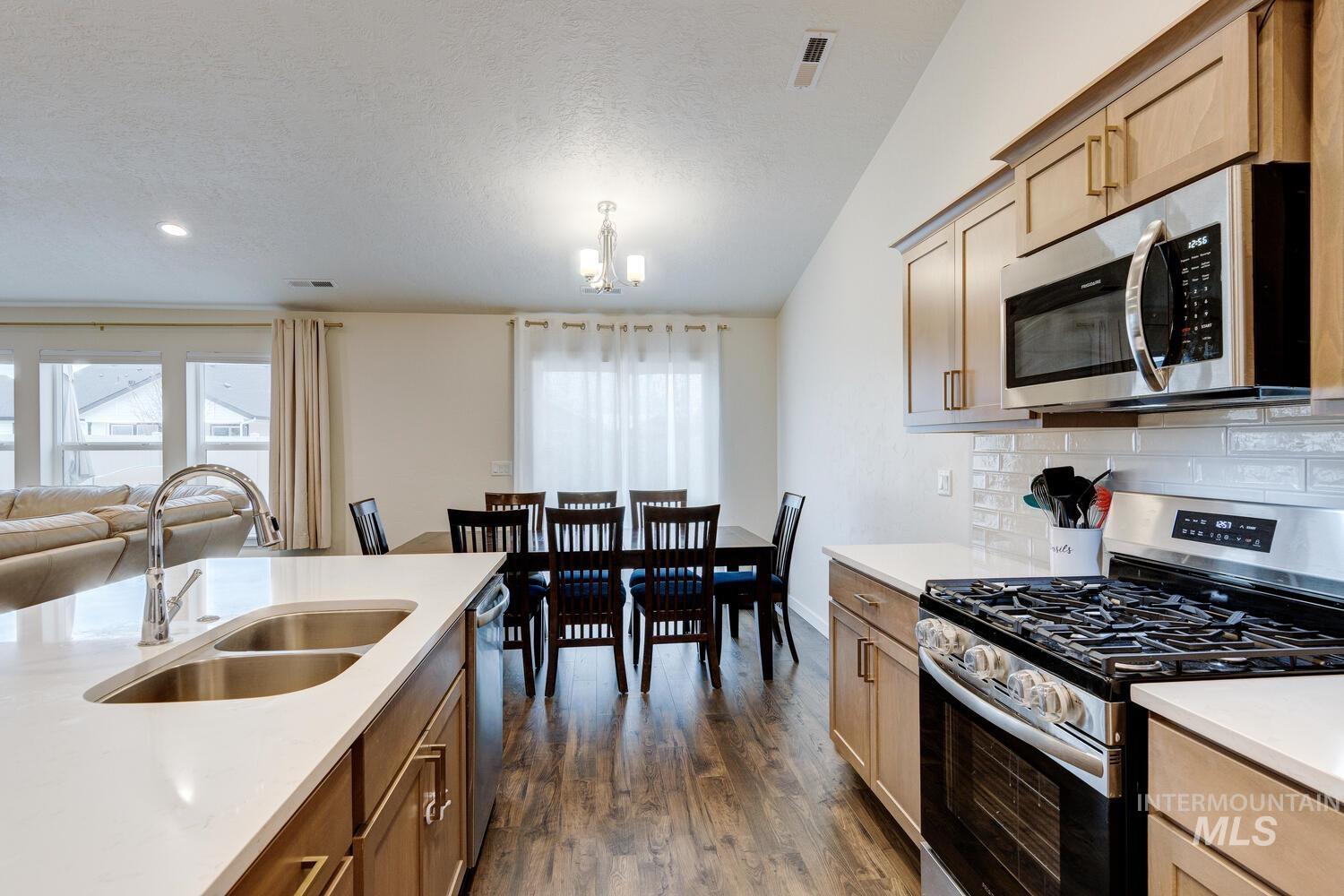 12445 Shadow River St, Caldwell, Idaho 83607, 5 Bedrooms, 3 Bathrooms, Residential For Sale, Price $447,990,MLS 98969504