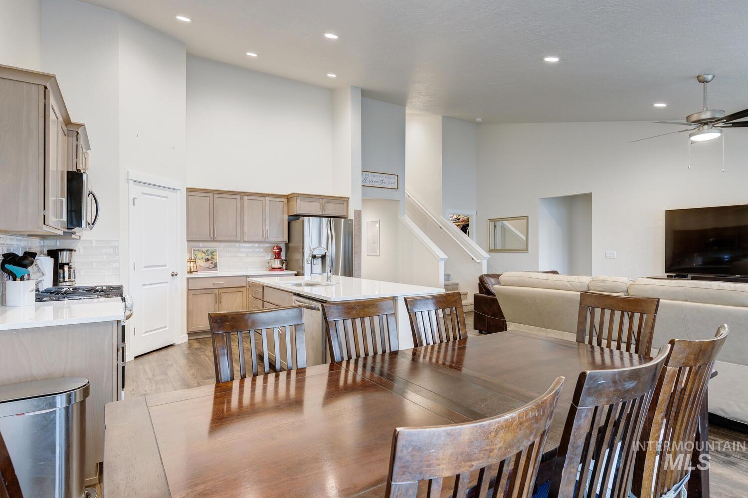 12445 Shadow River St, Caldwell, Idaho 83607, 5 Bedrooms, 3 Bathrooms, Residential For Sale, Price $447,990,MLS 98969504