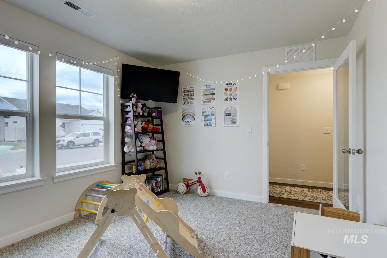 12445 Shadow River St, Caldwell, Idaho 83607, 5 Bedrooms, 3 Bathrooms, Residential For Sale, Price $447,990,MLS 98969504