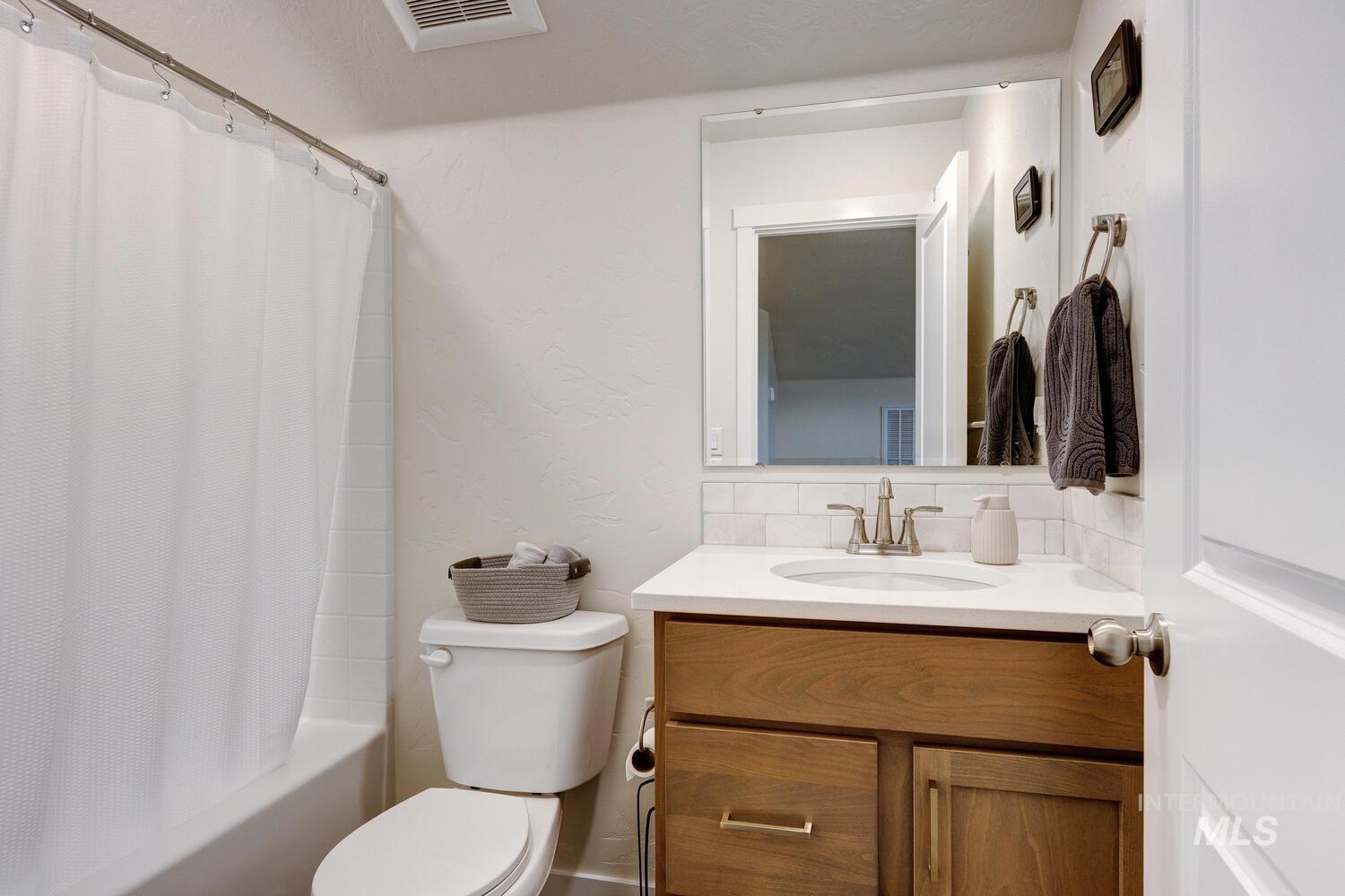 12445 Shadow River St, Caldwell, Idaho 83607, 5 Bedrooms, 3 Bathrooms, Residential For Sale, Price $447,990,MLS 98969504