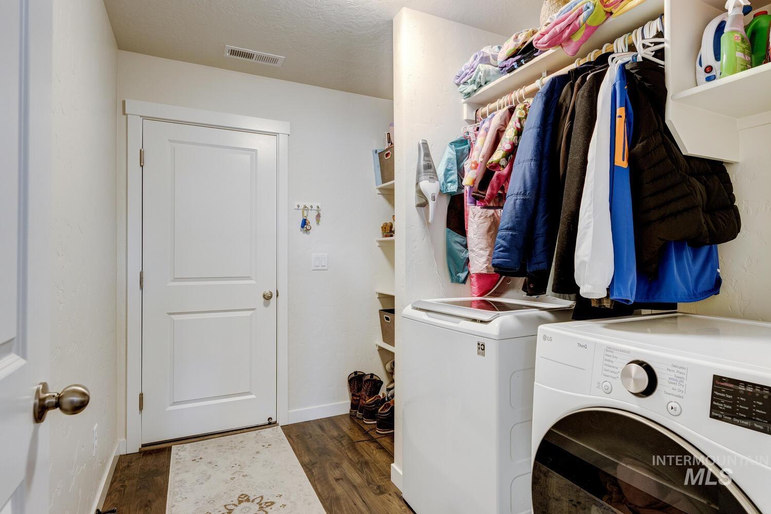 12445 Shadow River St, Caldwell, Idaho 83607, 5 Bedrooms, 3 Bathrooms, Residential For Sale, Price $447,990,MLS 98969504