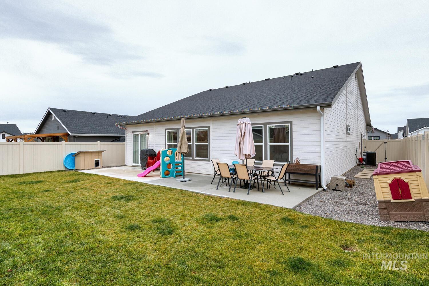 12445 Shadow River St, Caldwell, Idaho 83607, 5 Bedrooms, 3 Bathrooms, Residential For Sale, Price $447,990,MLS 98969504