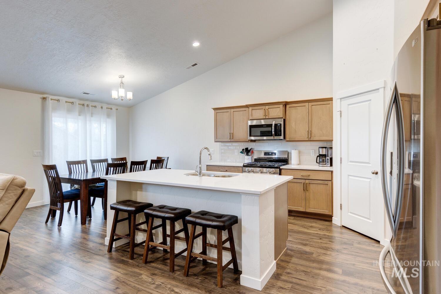 12445 Shadow River St, Caldwell, Idaho 83607, 5 Bedrooms, 3 Bathrooms, Residential For Sale, Price $447,990,MLS 98969504