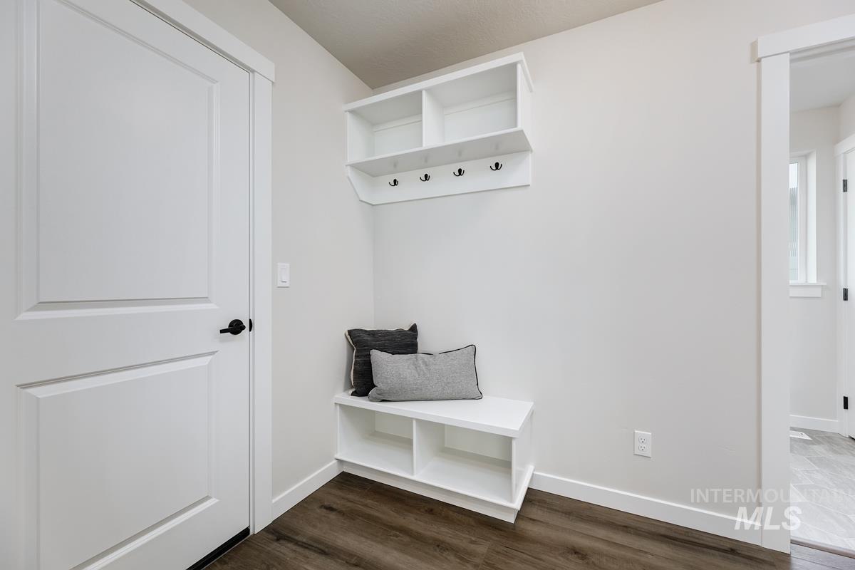 3457 S Cedarhurst Dr., Meridian, Idaho 83642, 3 Bedrooms, 2 Bathrooms, Residential For Sale, Price $480,000,MLS 98969506