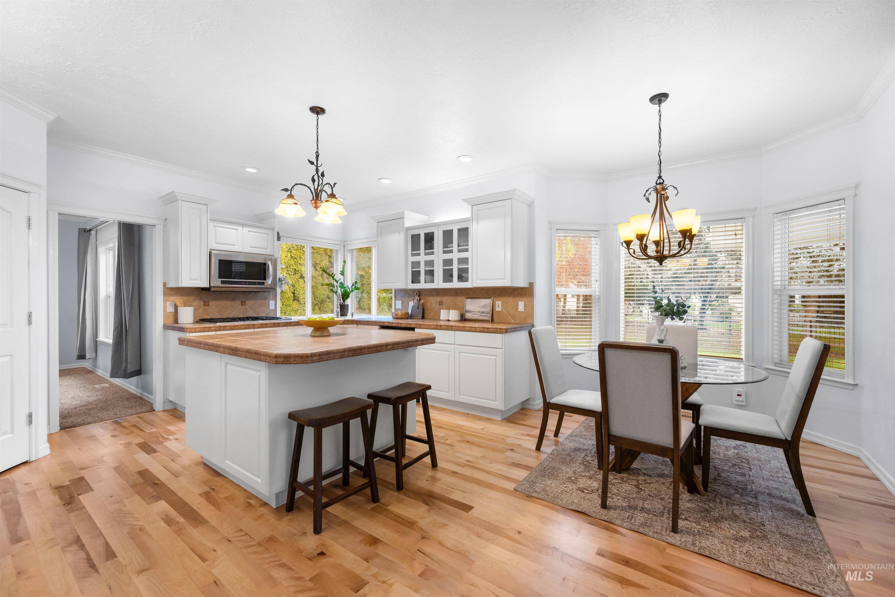 1640 S Lakemoor Way, Eagle, Idaho 83616-6360, 4 Bedrooms, 3.5 Bathrooms, Residential For Sale, Price $840,000, 98969509