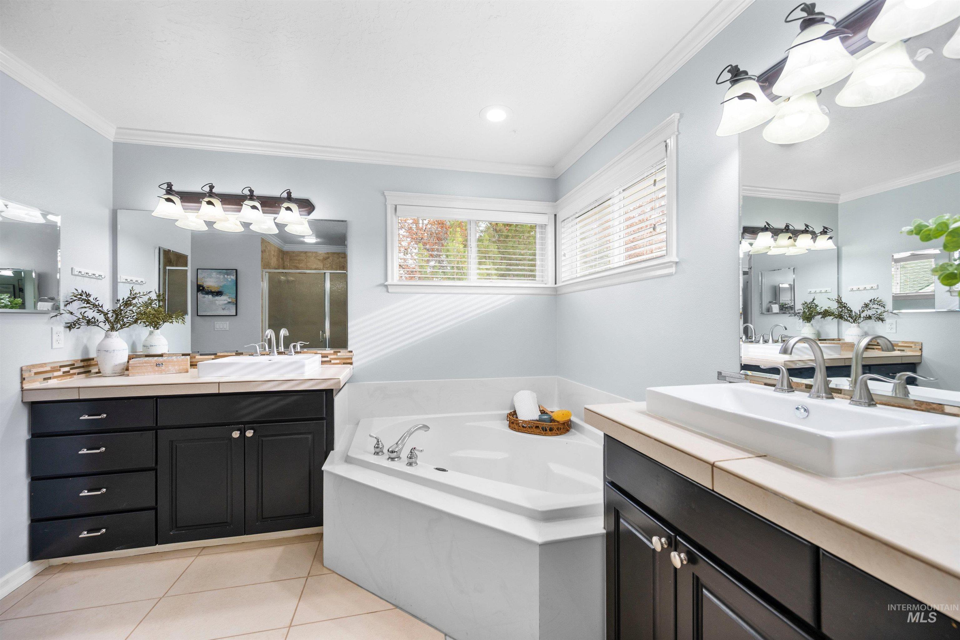 1640 S Lakemoor Way, Eagle, Idaho 83616-6360, 4 Bedrooms, 3.5 Bathrooms, Residential For Sale, Price $850,000,MLS 98969509