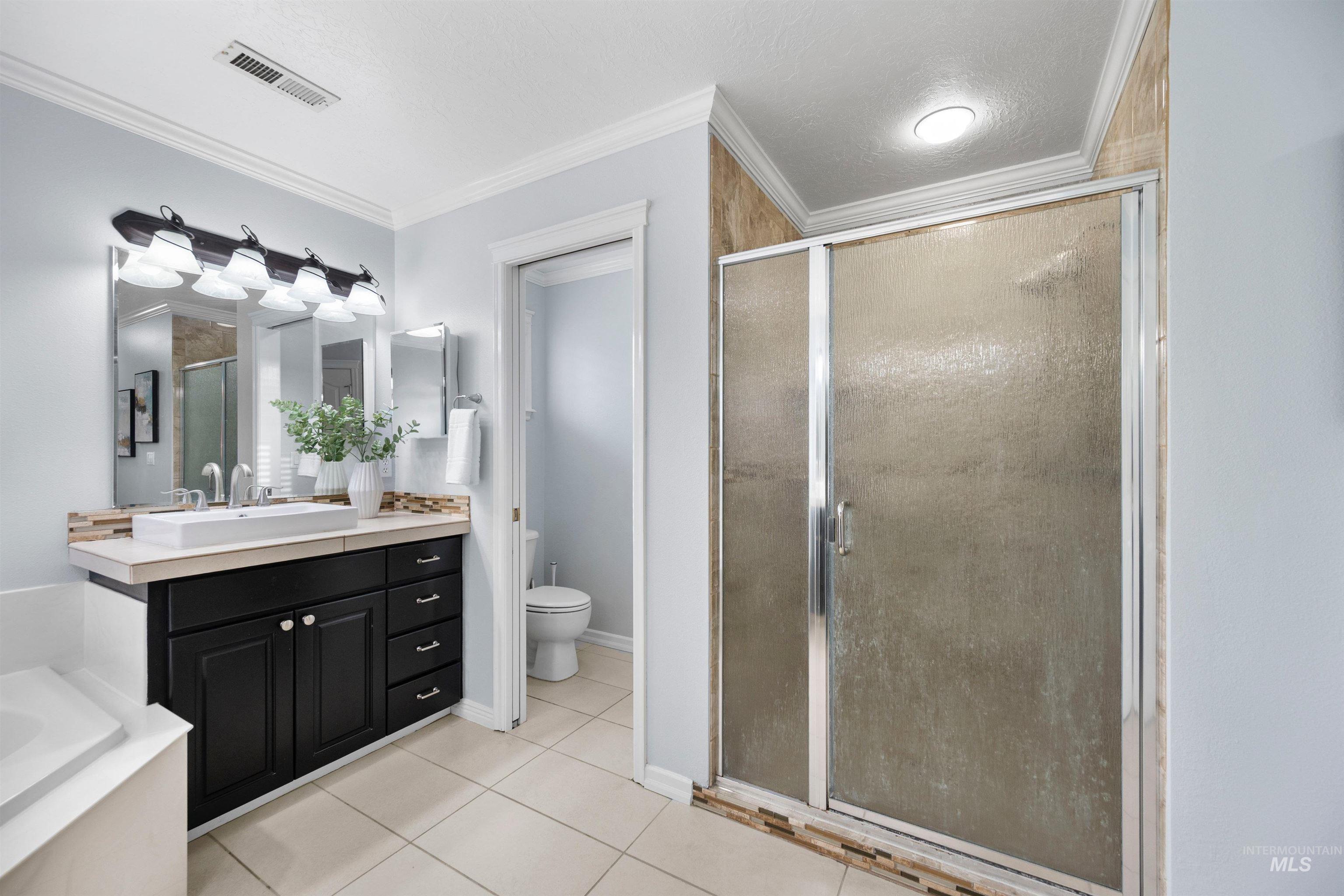 1640 S Lakemoor Way, Eagle, Idaho 83616-6360, 4 Bedrooms, 3.5 Bathrooms, Residential For Sale, Price $850,000,MLS 98969509