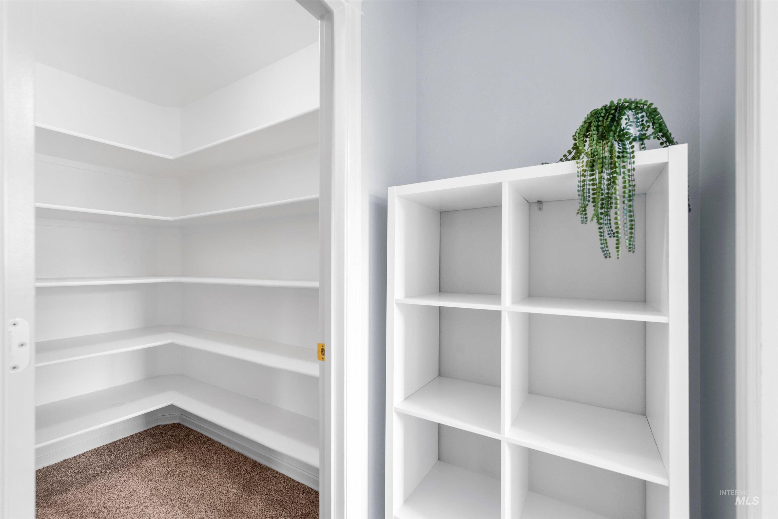 1640 S Lakemoor Way, Eagle, Idaho 83616-6360, 4 Bedrooms, 3.5 Bathrooms, Residential For Sale, Price $850,000,MLS 98969509