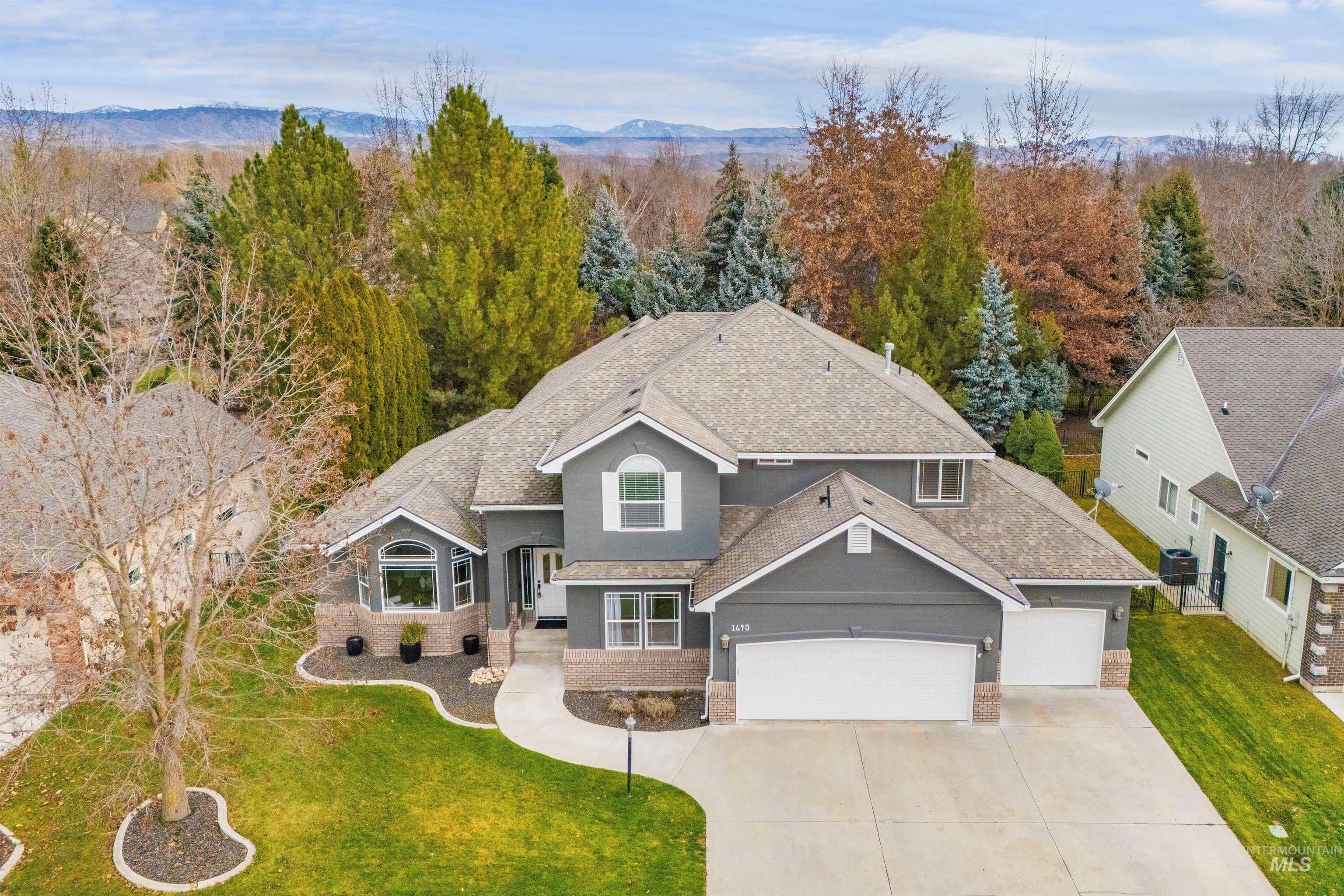1640 S Lakemoor Way, Eagle, Idaho 83616-6360, 4 Bedrooms, 3.5 Bathrooms, Residential For Sale, Price $840,000, 98969509