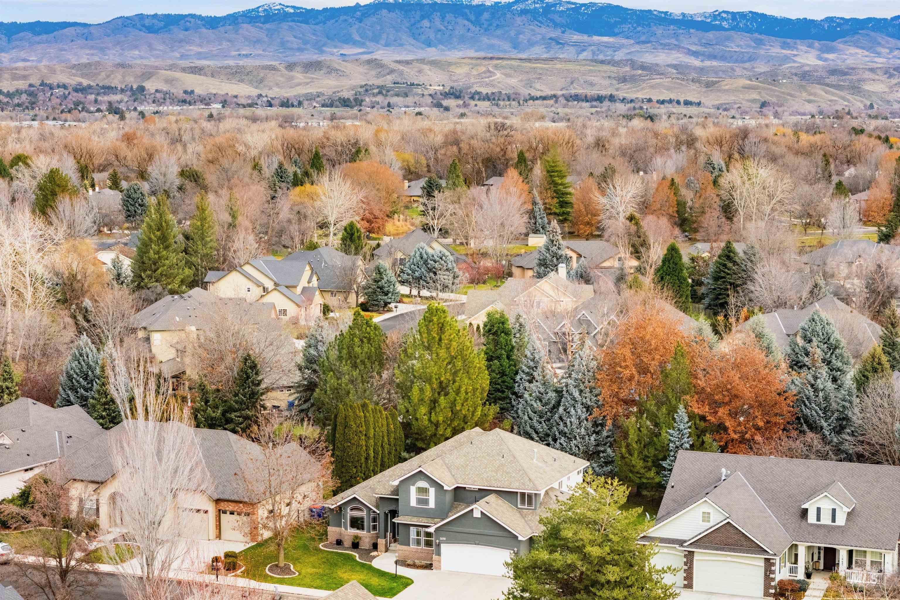 1640 S Lakemoor Way, Eagle, Idaho 83616-6360, 4 Bedrooms, 3.5 Bathrooms, Residential For Sale, Price $840,000, 98969509