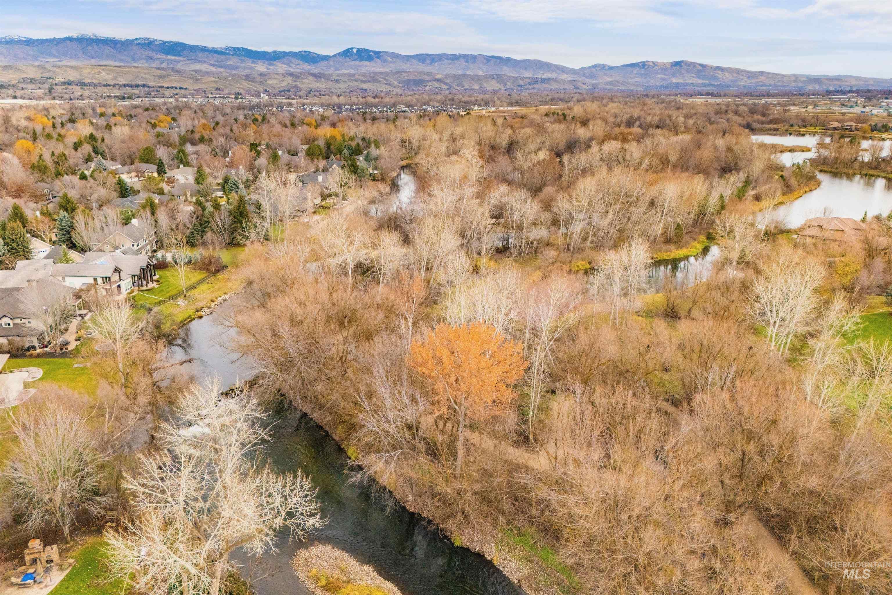 1640 S Lakemoor Way, Eagle, Idaho 83616-6360, 4 Bedrooms, 3.5 Bathrooms, Residential For Sale, Price $850,000,MLS 98969509