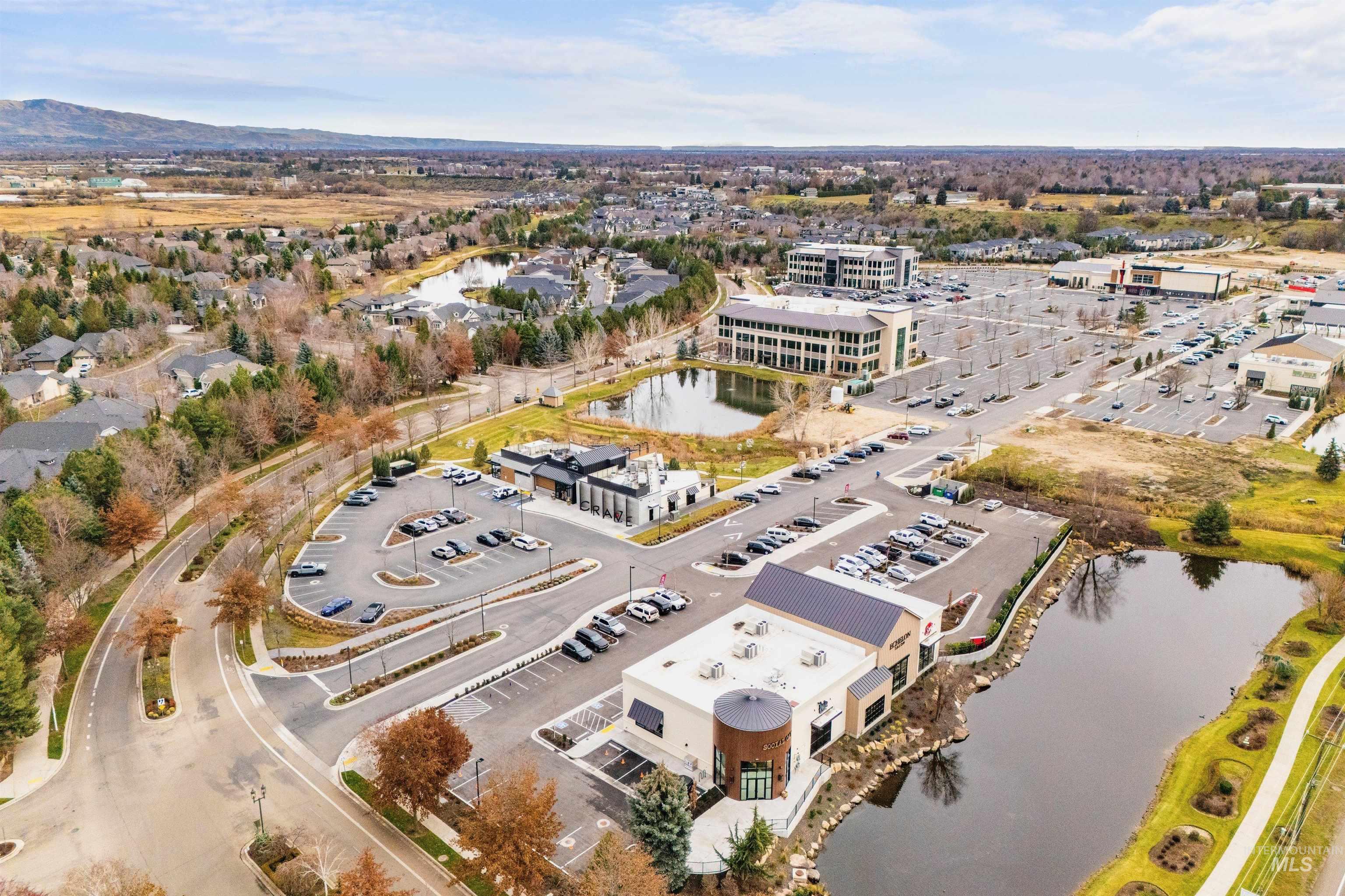 1640 S Lakemoor Way, Eagle, Idaho 83616-6360, 4 Bedrooms, 3.5 Bathrooms, Residential For Sale, Price $850,000,MLS 98969509