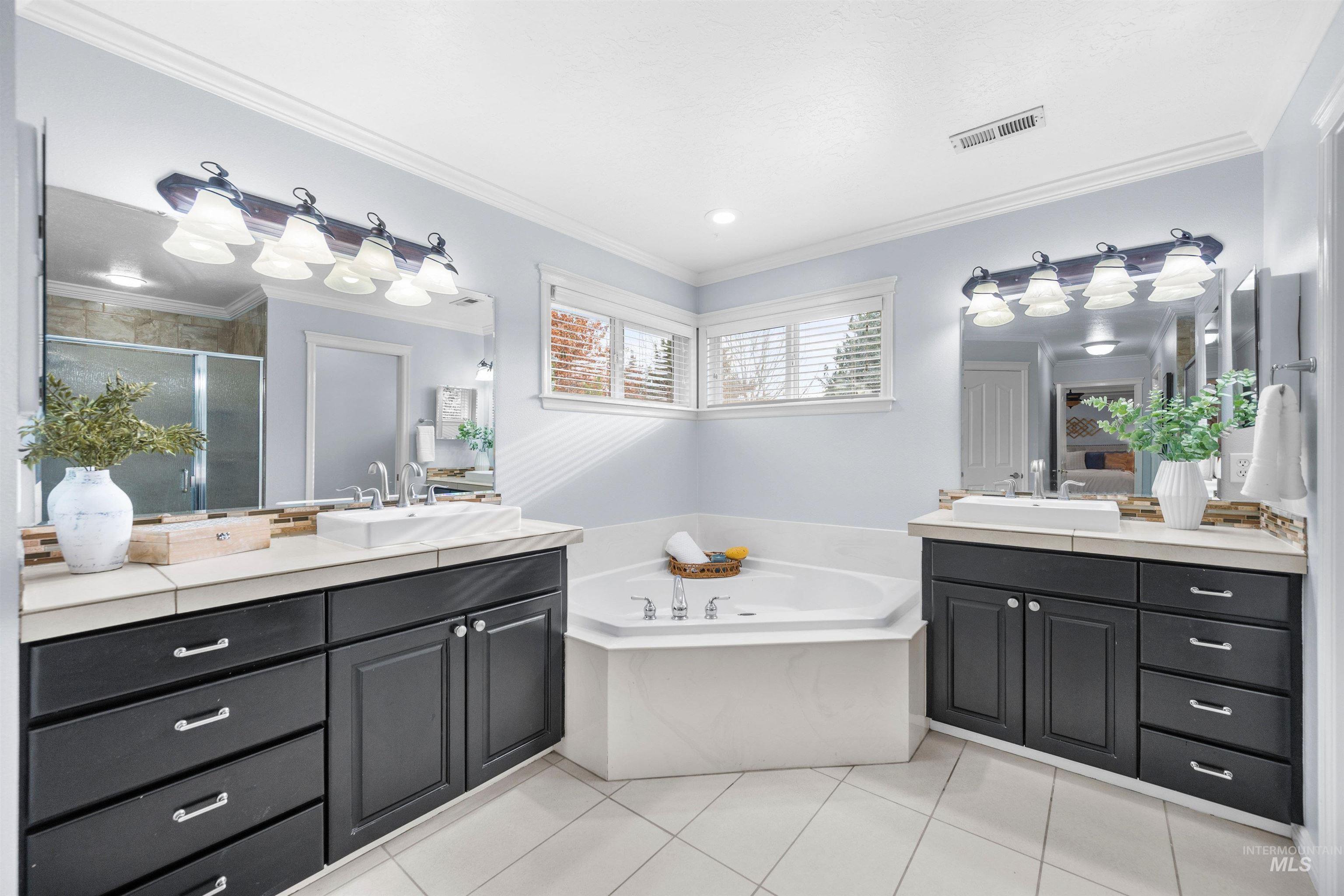 1640 S Lakemoor Way, Eagle, Idaho 83616-6360, 4 Bedrooms, 3.5 Bathrooms, Residential For Sale, Price $850,000,MLS 98969509