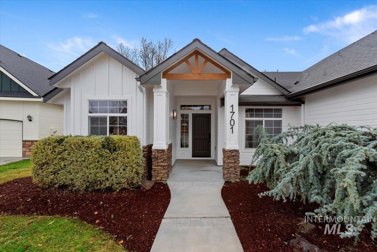 1701 W Puzzle Creek Ct, Meridian, Idaho 83646, 4 Bedrooms, 3 Bathrooms, Residential For Sale, Price $669,900,MLS 98969514