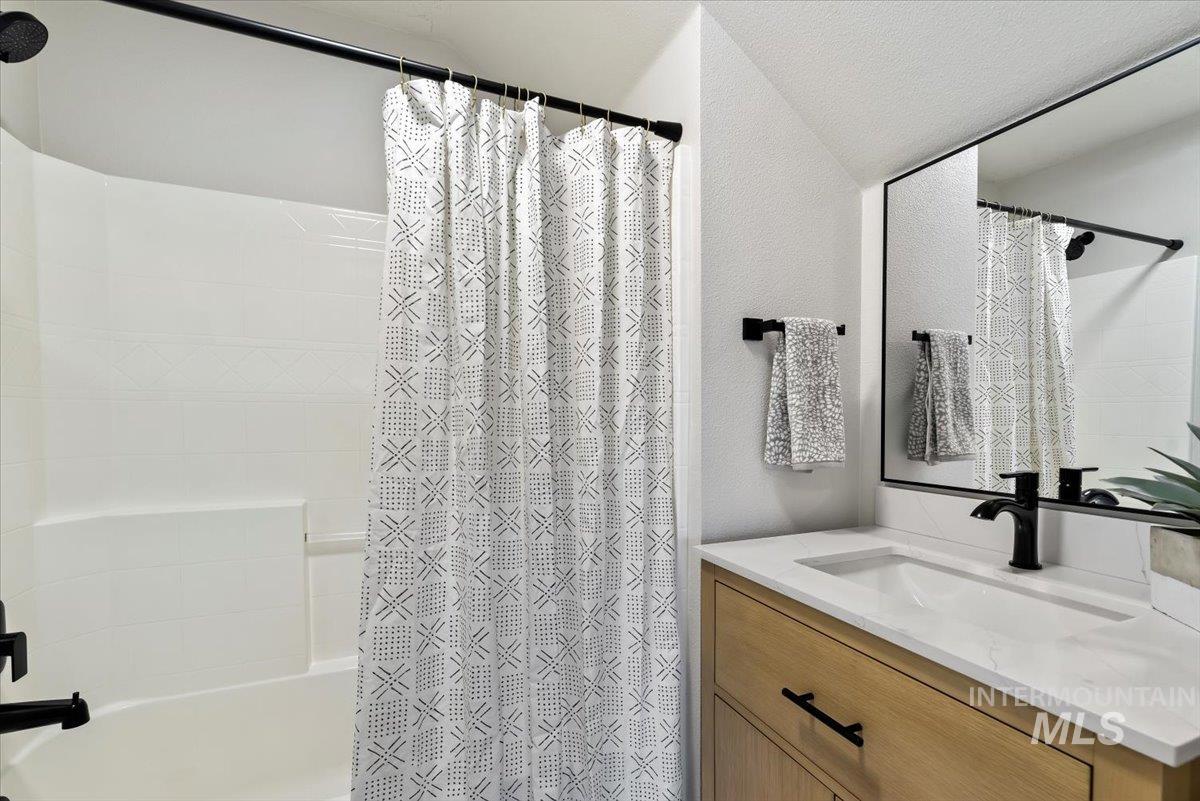 1701 W Puzzle Creek Ct, Meridian, Idaho 83646, 4 Bedrooms, 3 Bathrooms, Residential For Sale, Price $669,900,MLS 98969514