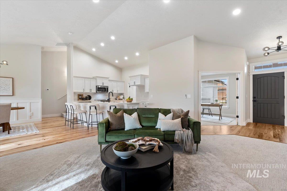 1701 W Puzzle Creek Ct, Meridian, Idaho 83646, 4 Bedrooms, 3 Bathrooms, Residential For Sale, Price $669,900,MLS 98969514