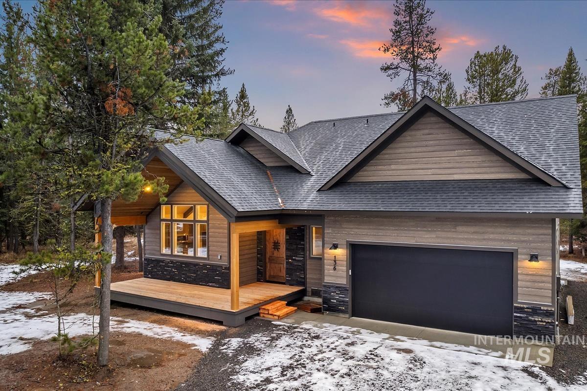 136 Jacks Loop, Donnelly, Idaho 83615, 2 Bedrooms, 2.5 Bathrooms, Residential For Sale, Price $799,900, 98969516
