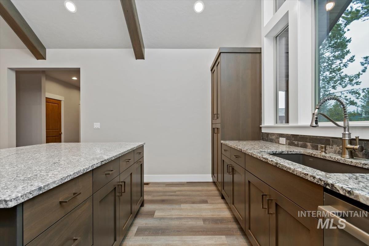 136 Jacks Loop, Donnelly, Idaho 83615, 2 Bedrooms, 2.5 Bathrooms, Residential For Sale, Price $799,900, 98969516