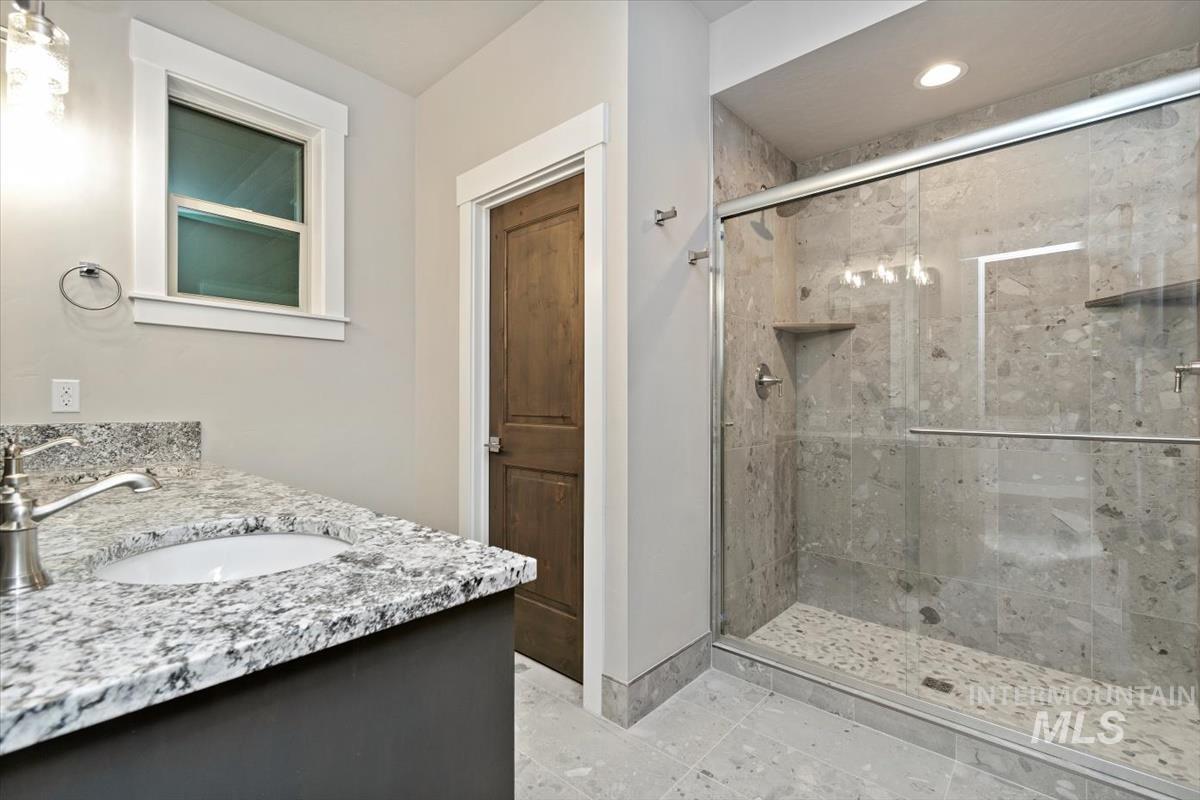 136 Jacks Loop, Donnelly, Idaho 83615, 2 Bedrooms, 2.5 Bathrooms, Residential For Sale, Price $799,900, 98969516