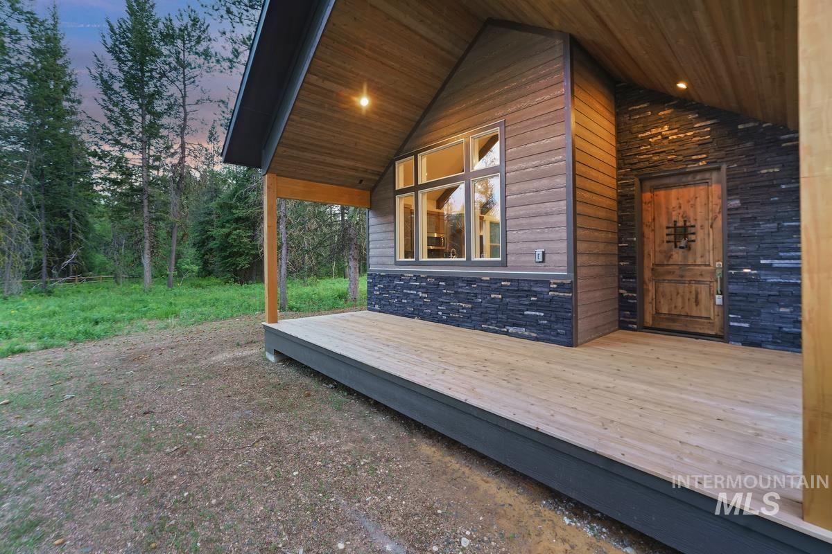 136 Jacks Loop, Donnelly, Idaho 83615, 2 Bedrooms, 2.5 Bathrooms, Residential For Sale, Price $749,000,MLS 98969516