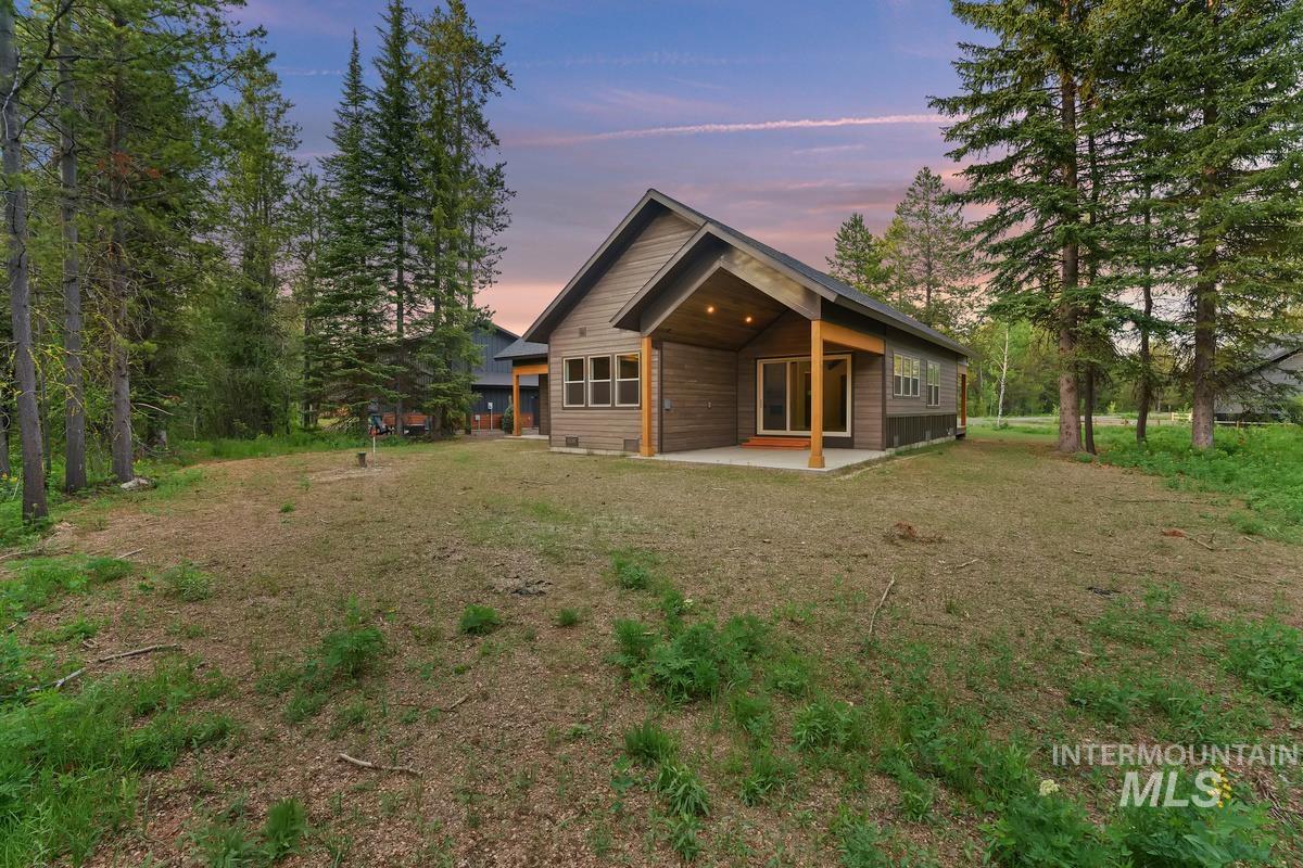 136 Jacks Loop, Donnelly, Idaho 83615, 2 Bedrooms, 2.5 Bathrooms, Residential For Sale, Price $749,000,MLS 98969516