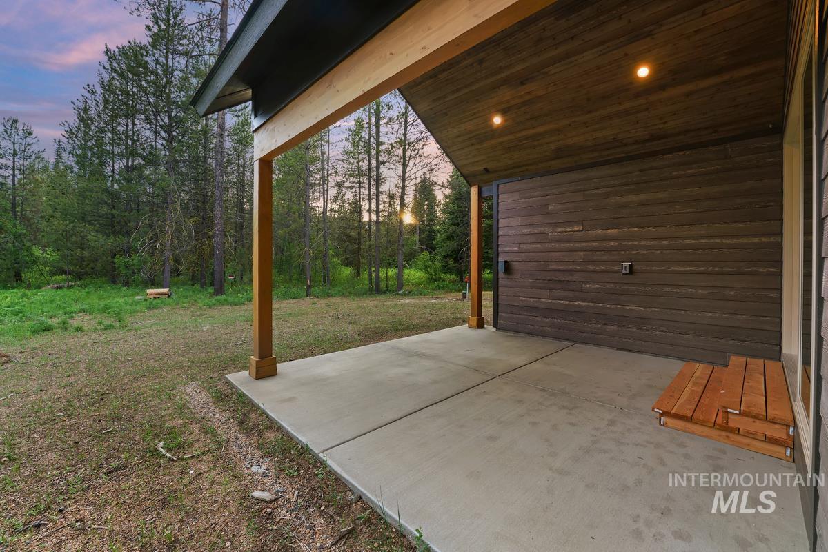 136 Jacks Loop, Donnelly, Idaho 83615, 2 Bedrooms, 2.5 Bathrooms, Residential For Sale, Price $749,000,MLS 98969516