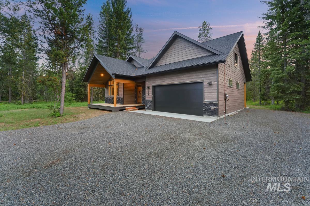 136 Jacks Loop, Donnelly, Idaho 83615, 2 Bedrooms, 2.5 Bathrooms, Residential For Sale, Price $749,000,MLS 98969516