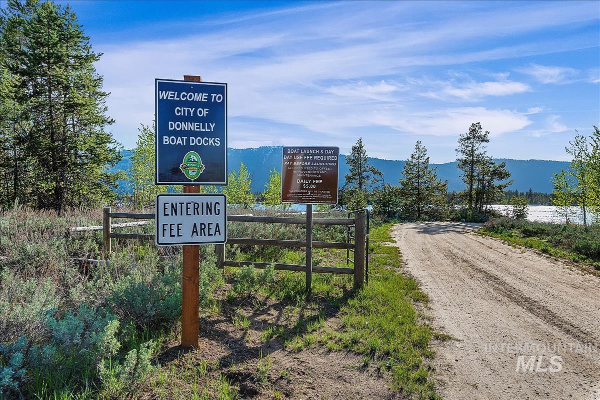 136 Jacks Loop, Donnelly, Idaho 83615, 2 Bedrooms, 2.5 Bathrooms, Residential For Sale, Price $799,900, 98969516