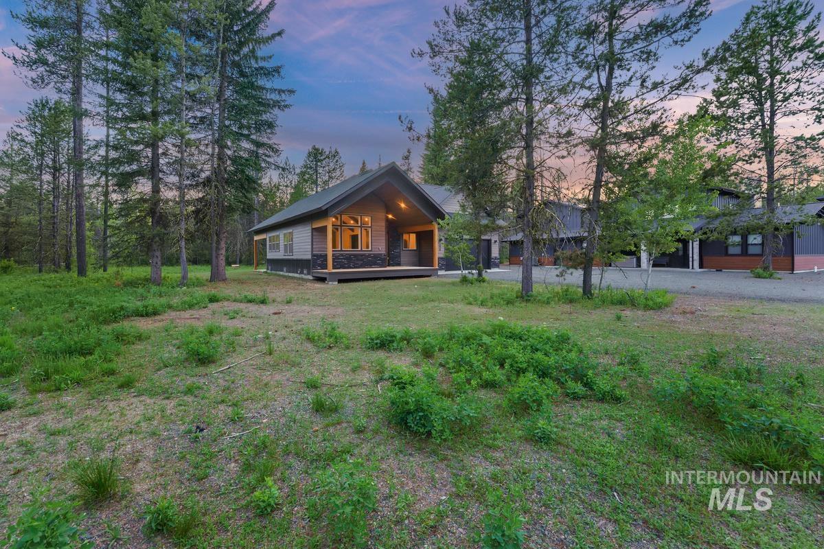 136 Jacks Loop, Donnelly, Idaho 83615, 2 Bedrooms, 2.5 Bathrooms, Residential For Sale, Price $749,000,MLS 98969516