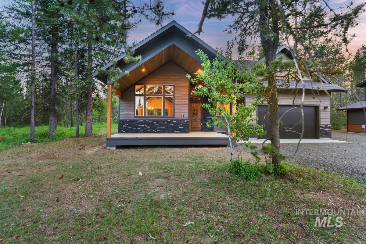 136 Jacks Loop, Donnelly, Idaho 83615, 2 Bedrooms, 2.5 Bathrooms, Residential For Sale, Price $749,000,MLS 98969516