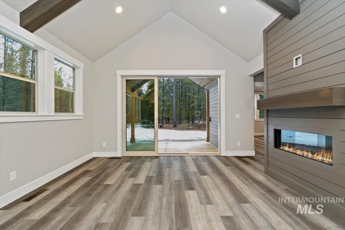 136 Jacks Loop, Donnelly, Idaho 83615, 2 Bedrooms, 2.5 Bathrooms, Residential For Sale, Price $799,900, 98969516