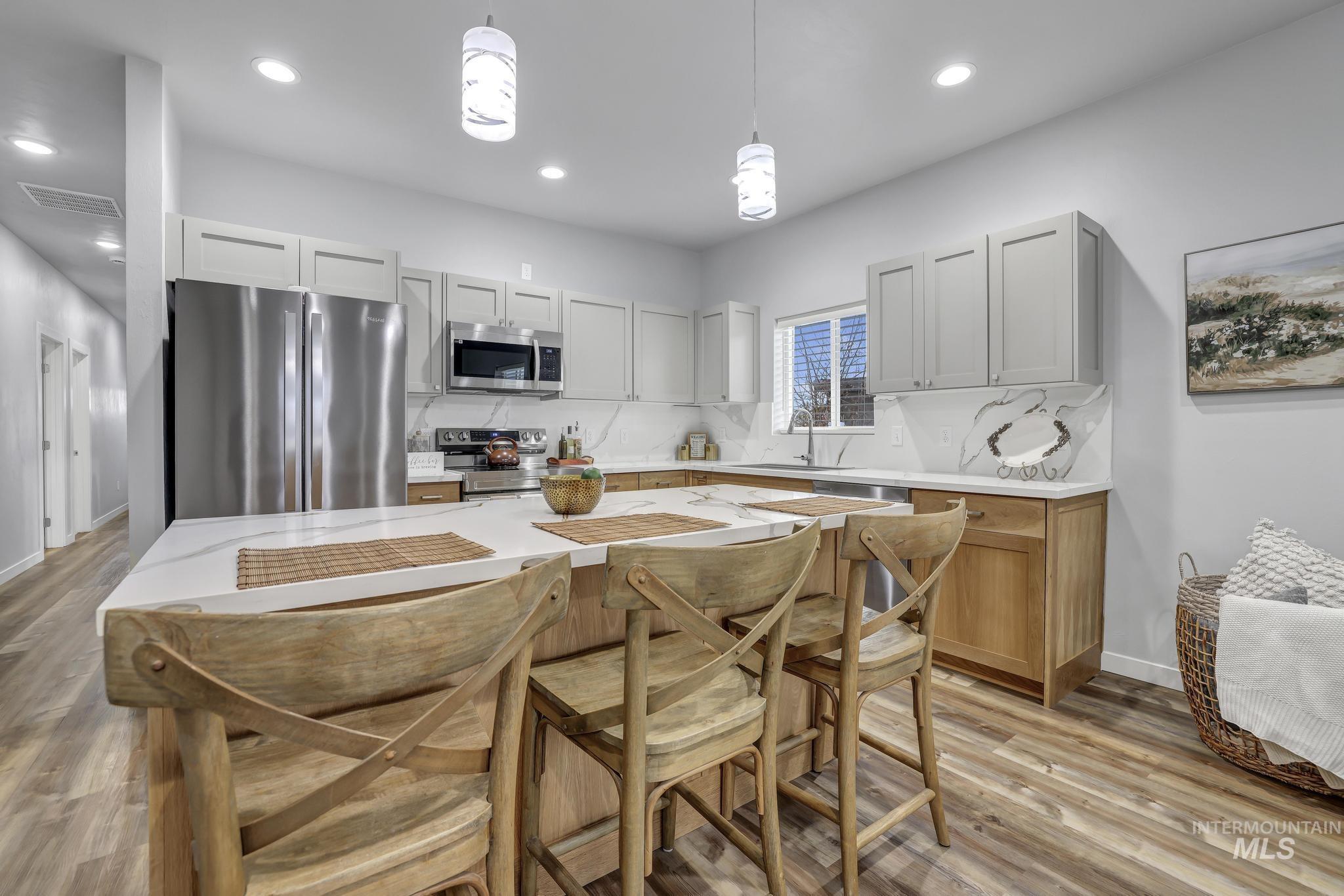 811 4th Avenue West, Twin Falls, Idaho 83301, 3 Bedrooms, 2 Bathrooms, Residential For Sale, Price $360,000,MLS 98969519